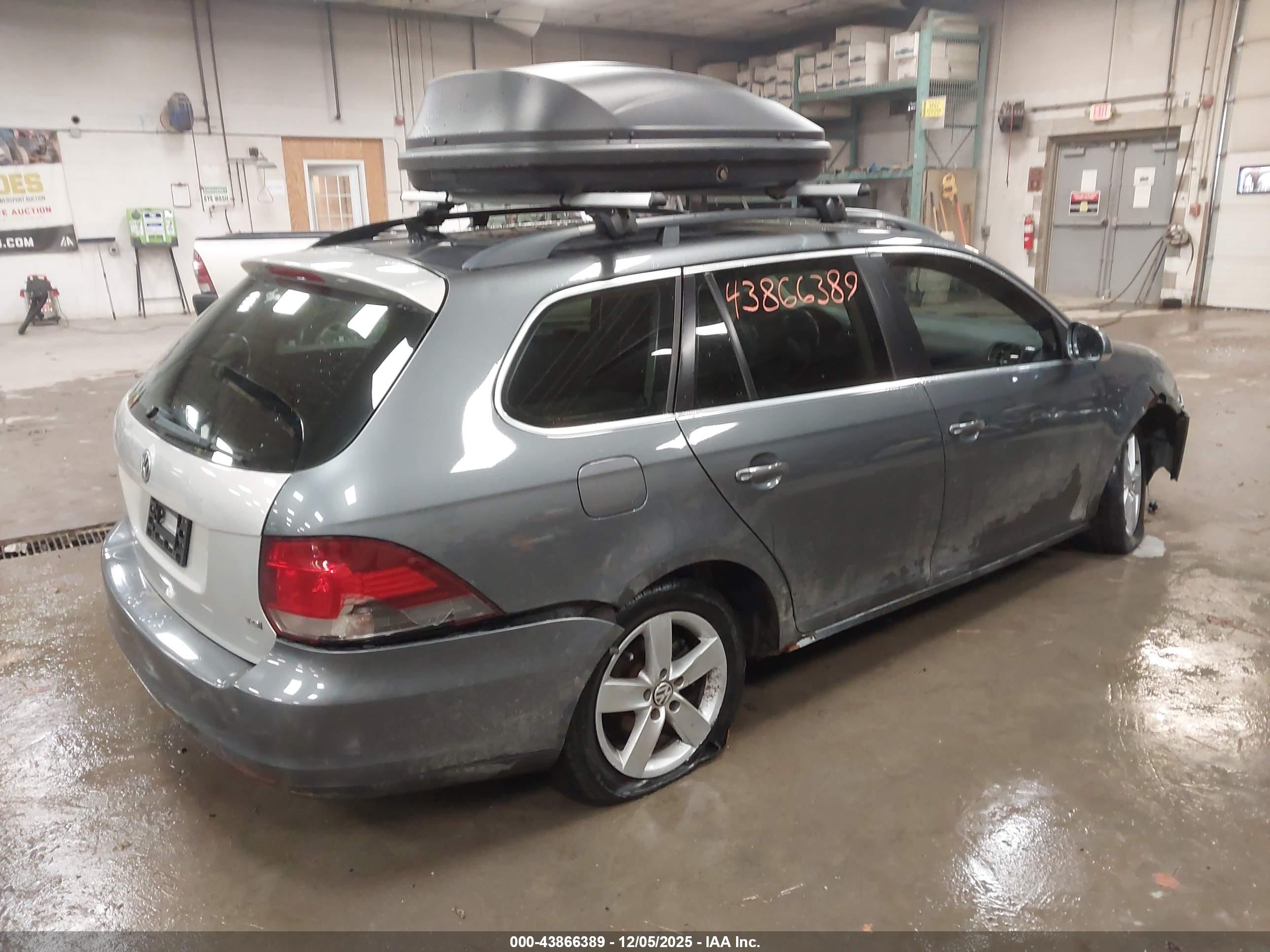 VOLKSWAGEN JETTA image 4
