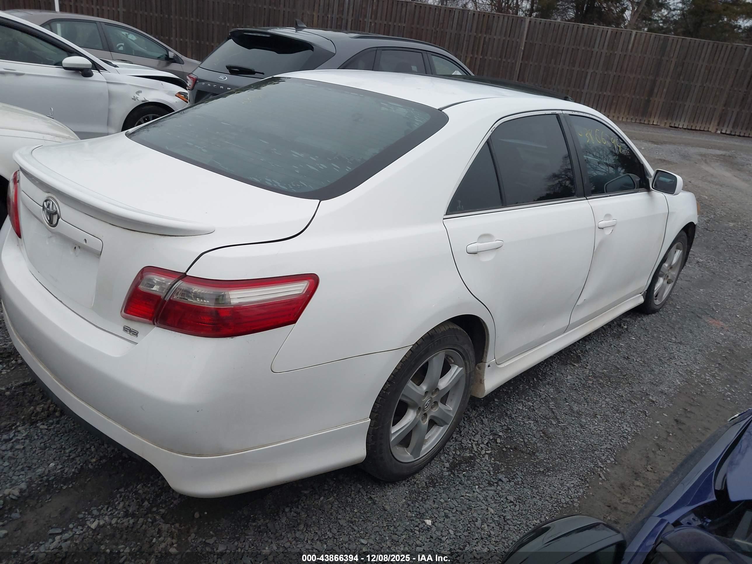 TOYOTA CAMRY image 4