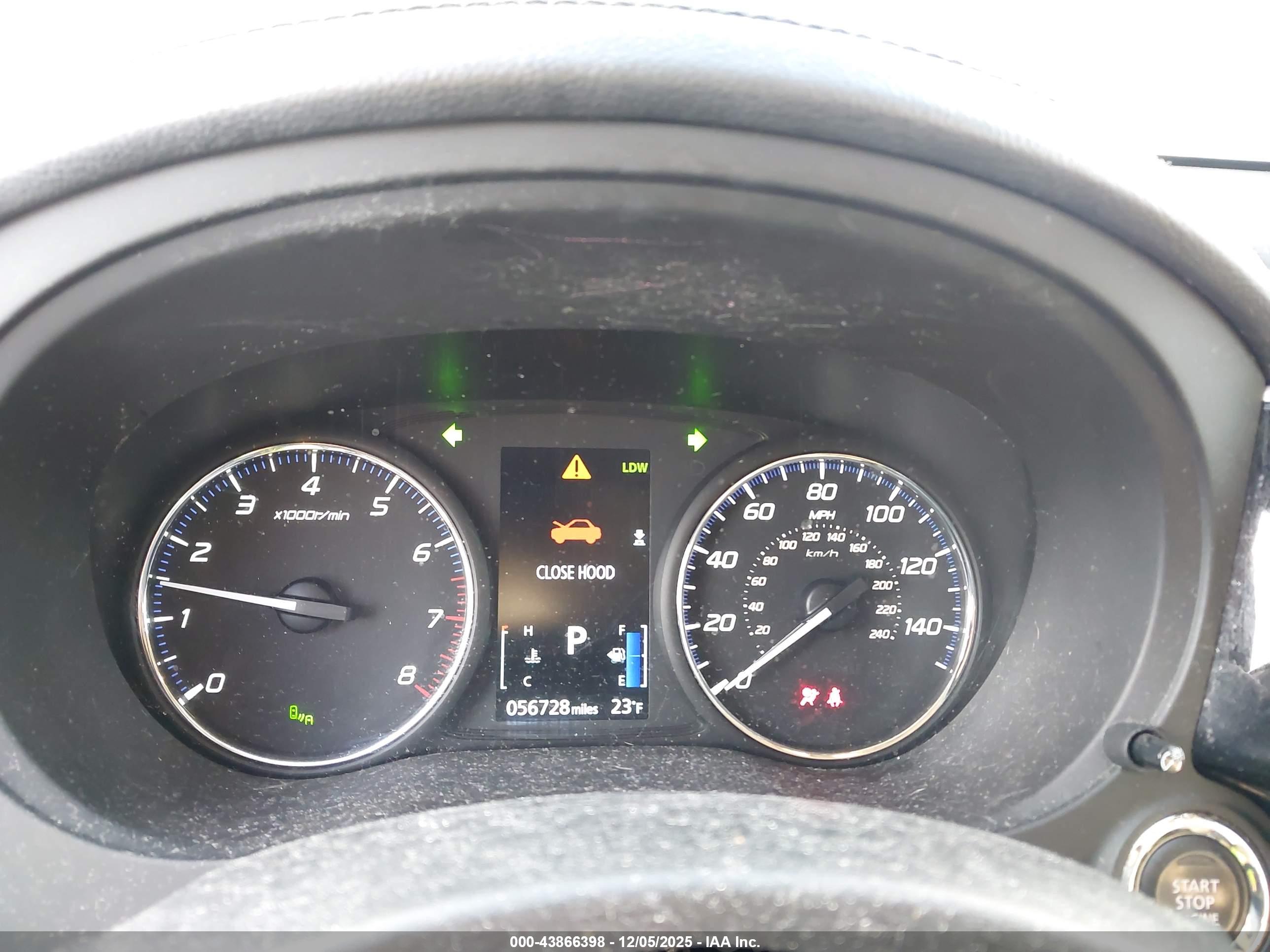 MITSUBISHI OUTLANDER image 7