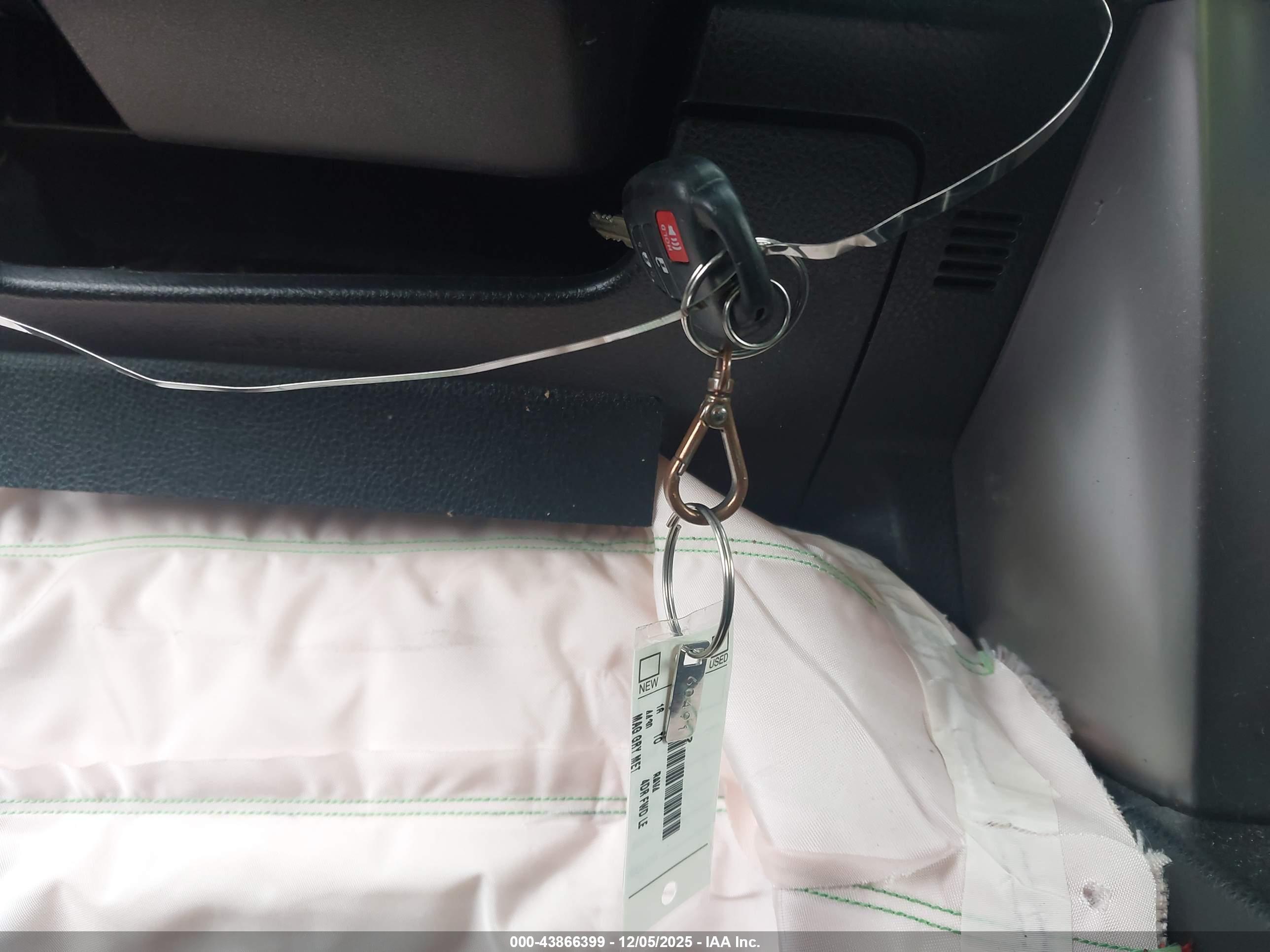 TOYOTA RAV4 image 11