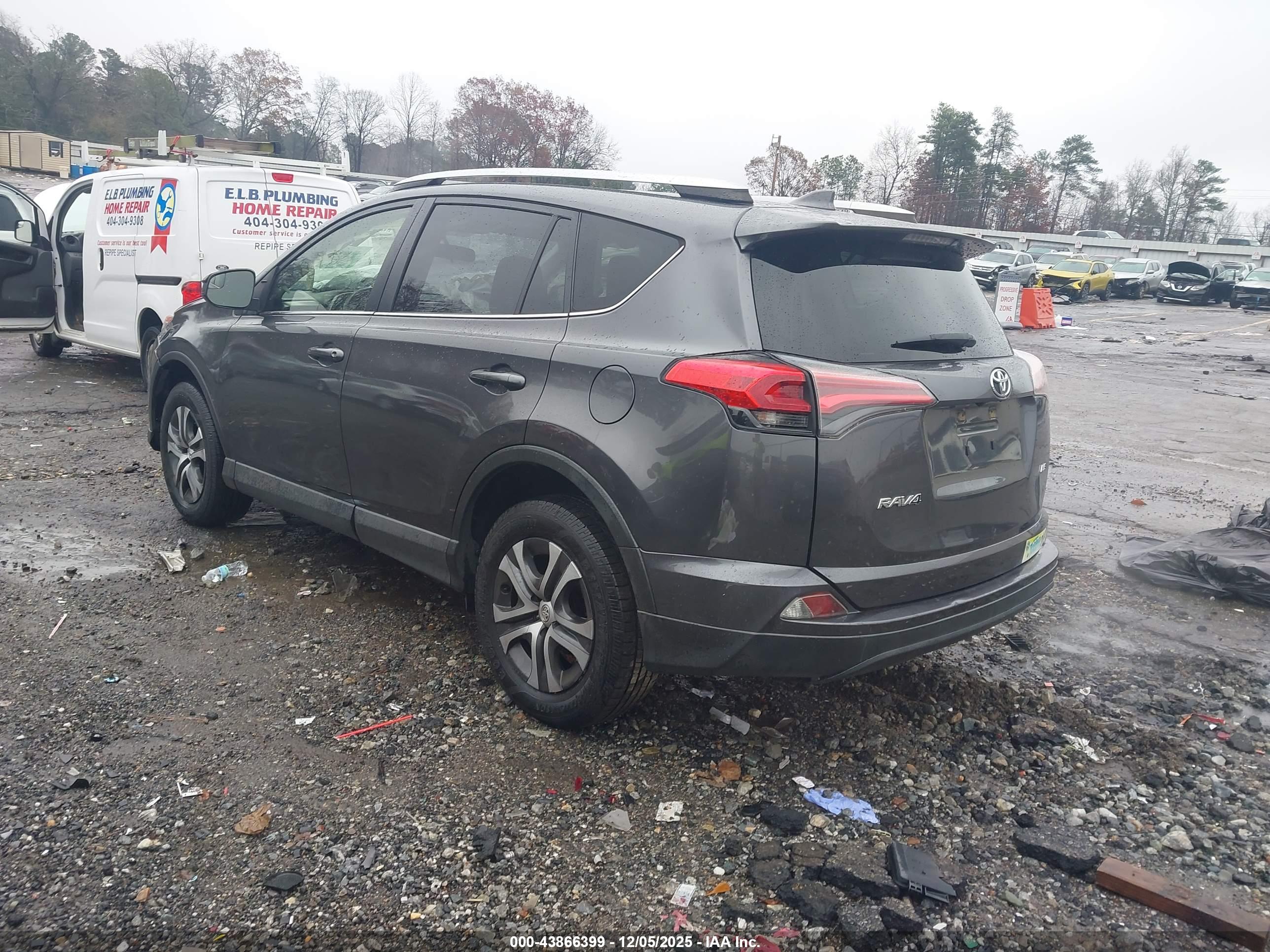 TOYOTA RAV4 image 3