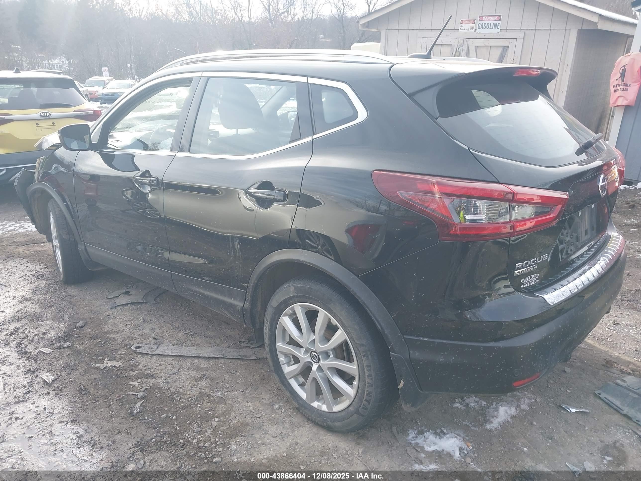 NISSAN ROGUE image 3