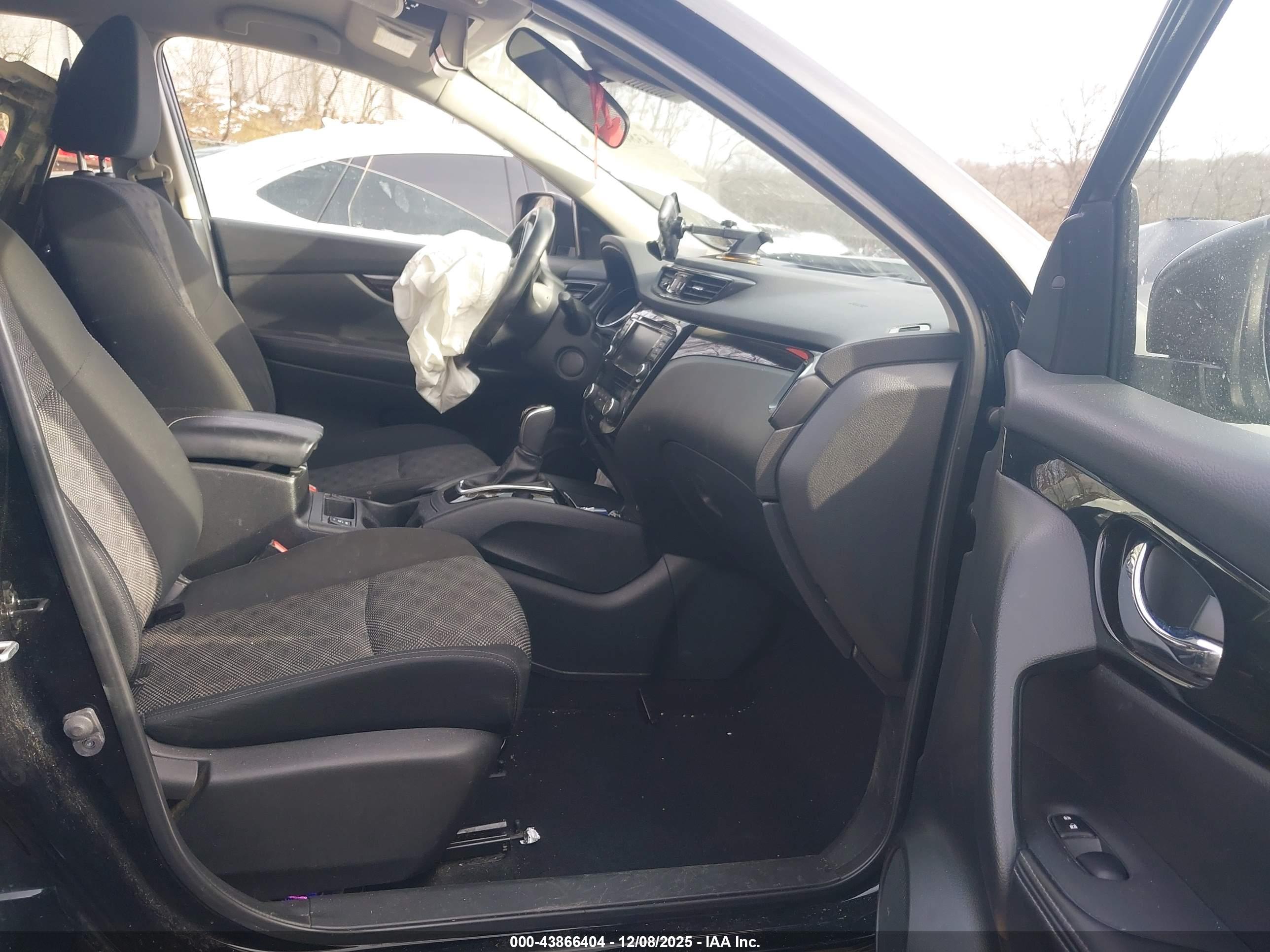 NISSAN ROGUE image 5