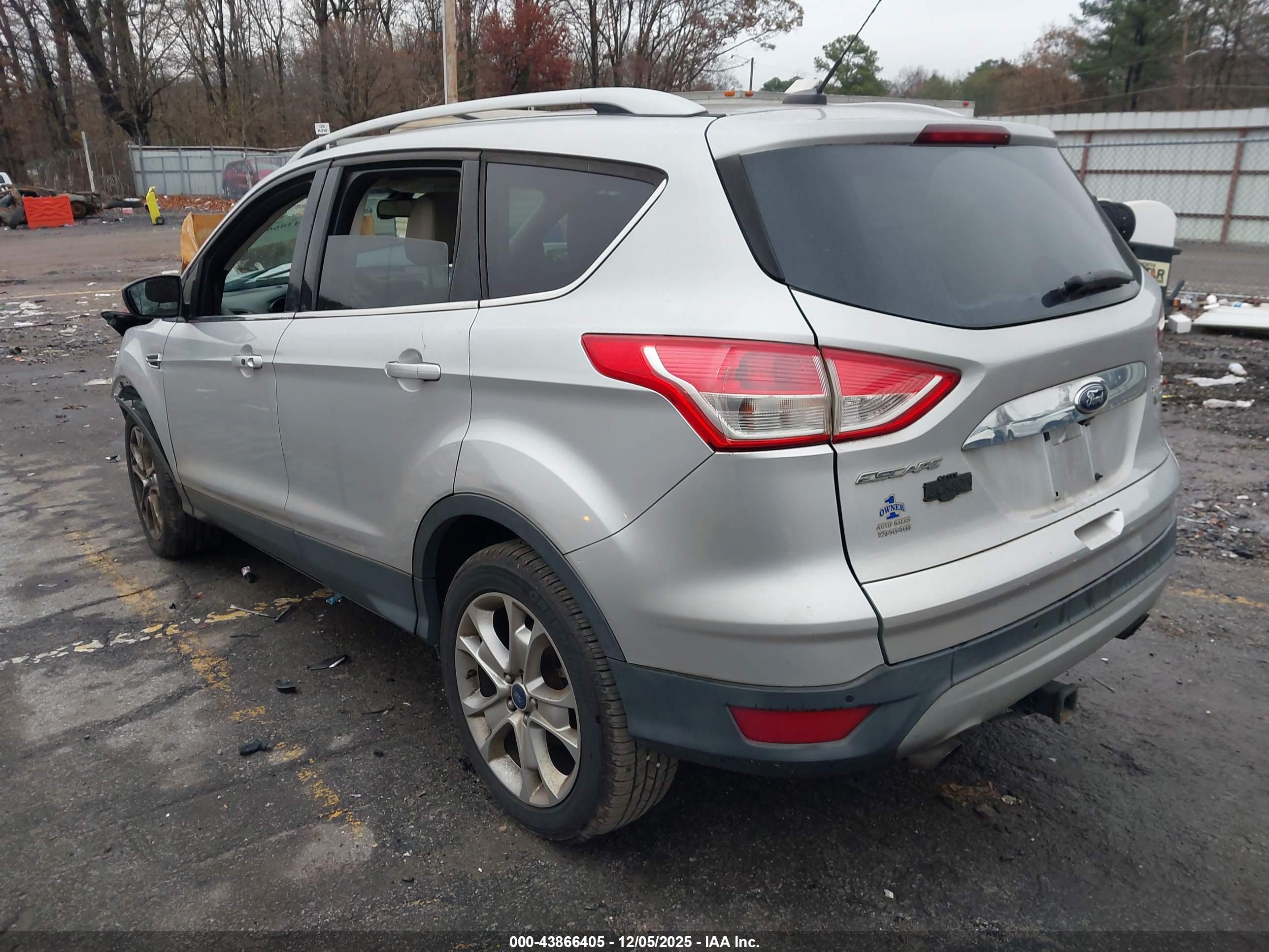 FORD ESCAPE image 3