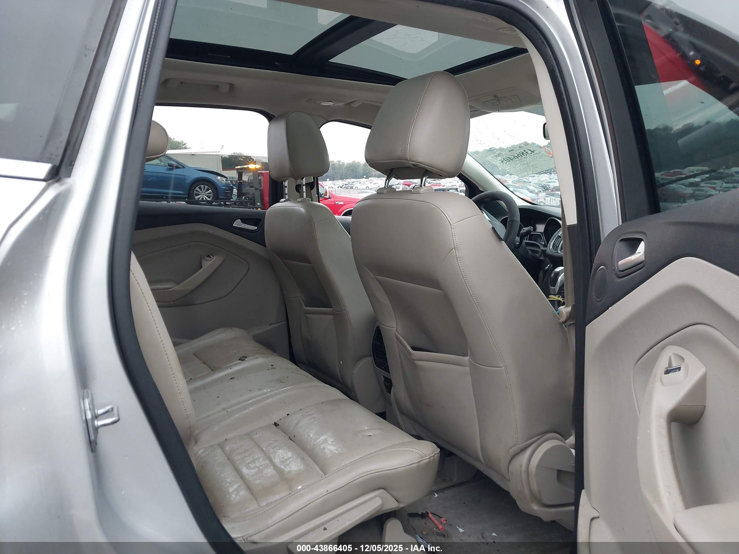 FORD ESCAPE image 8