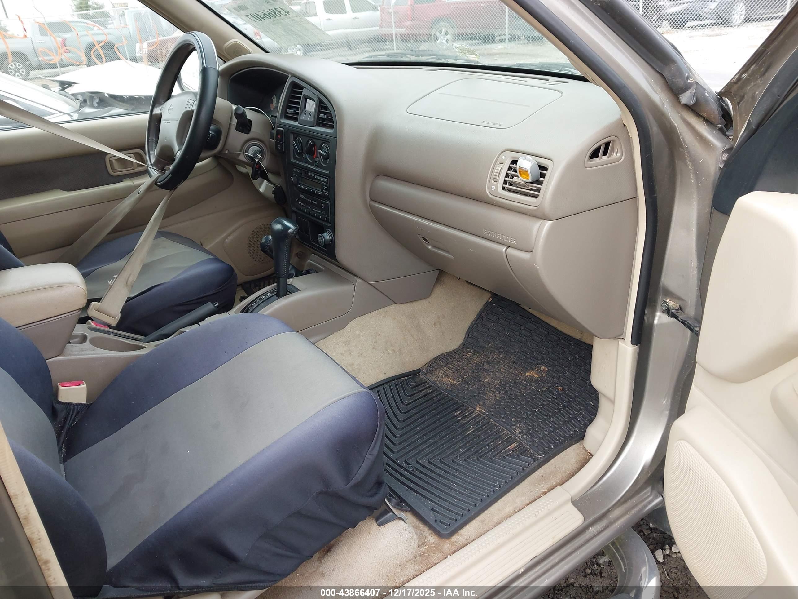 NISSAN PATHFINDER image 5