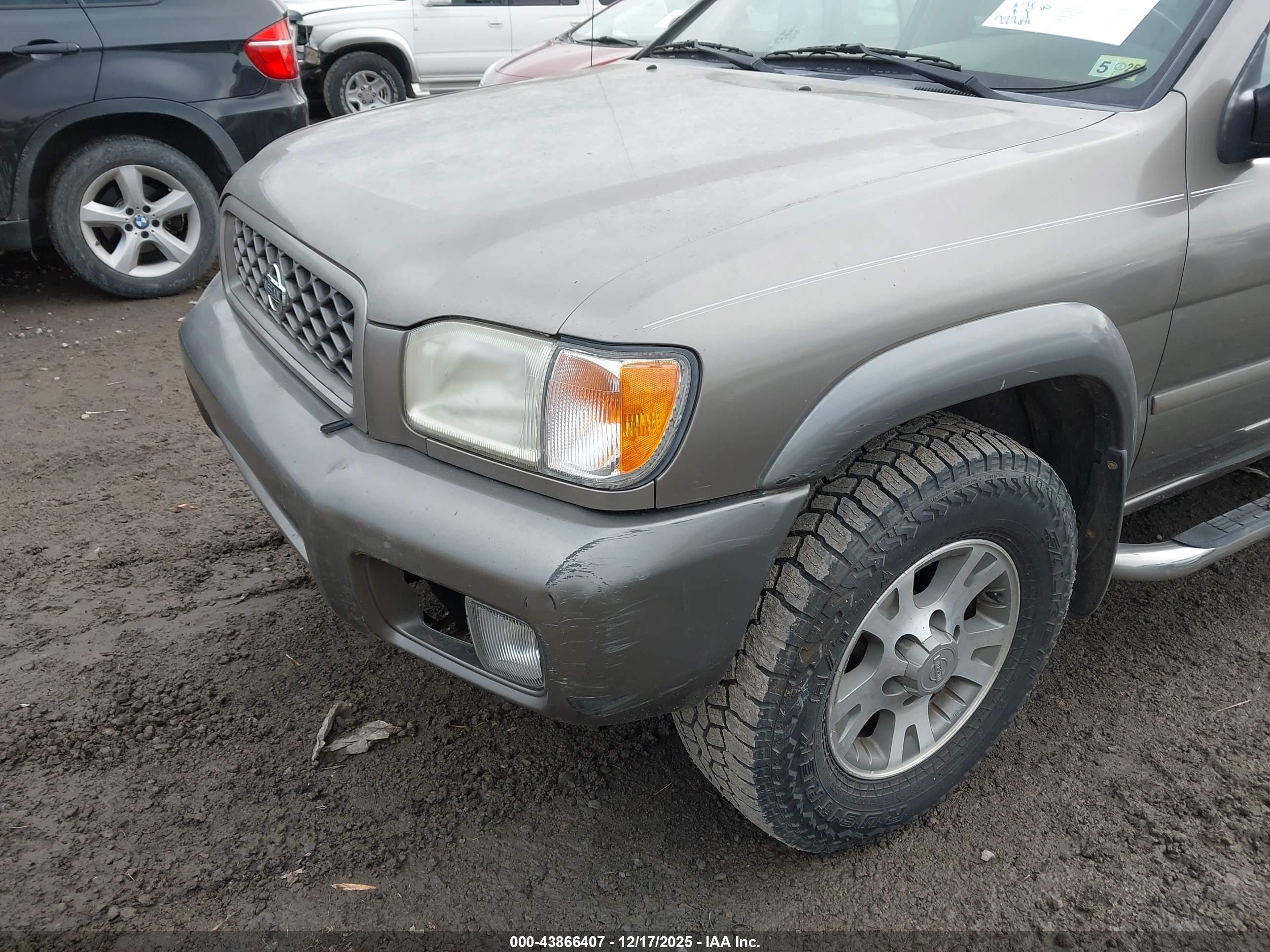 NISSAN PATHFINDER image 6