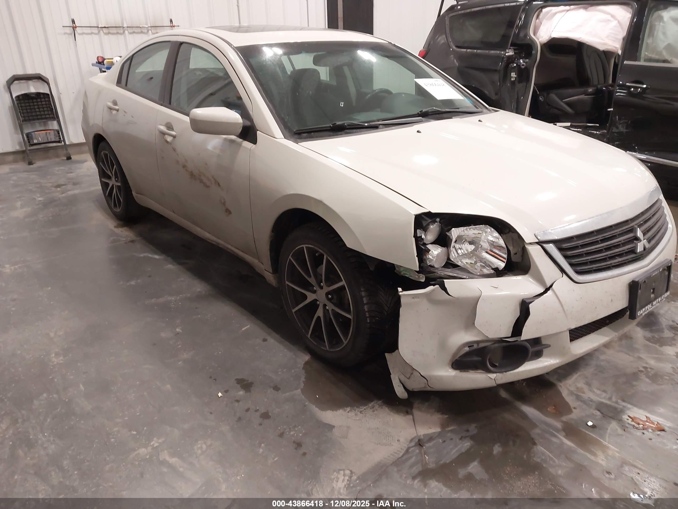 MITSUBISHI GALANT image 6