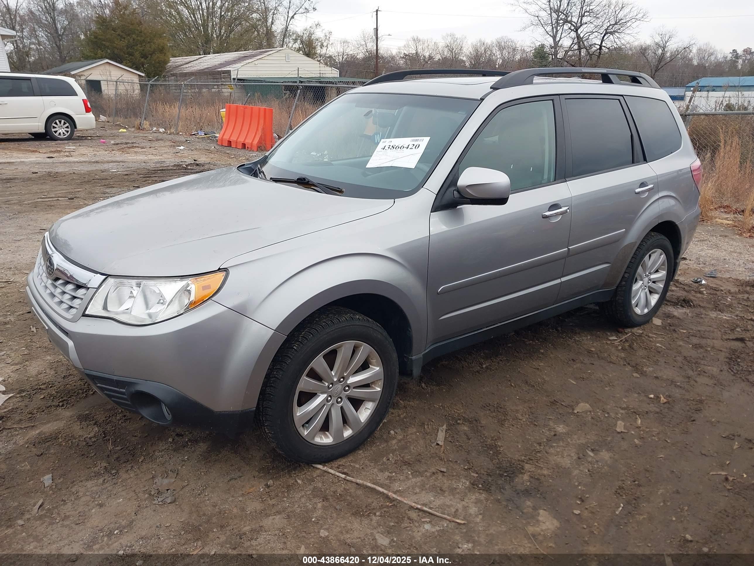SUBARU FORESTER image 2
