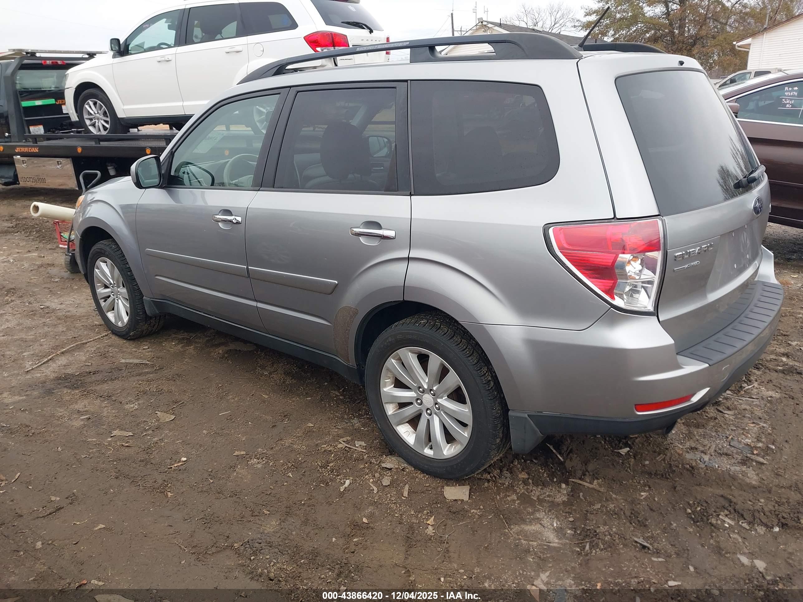 SUBARU FORESTER image 3
