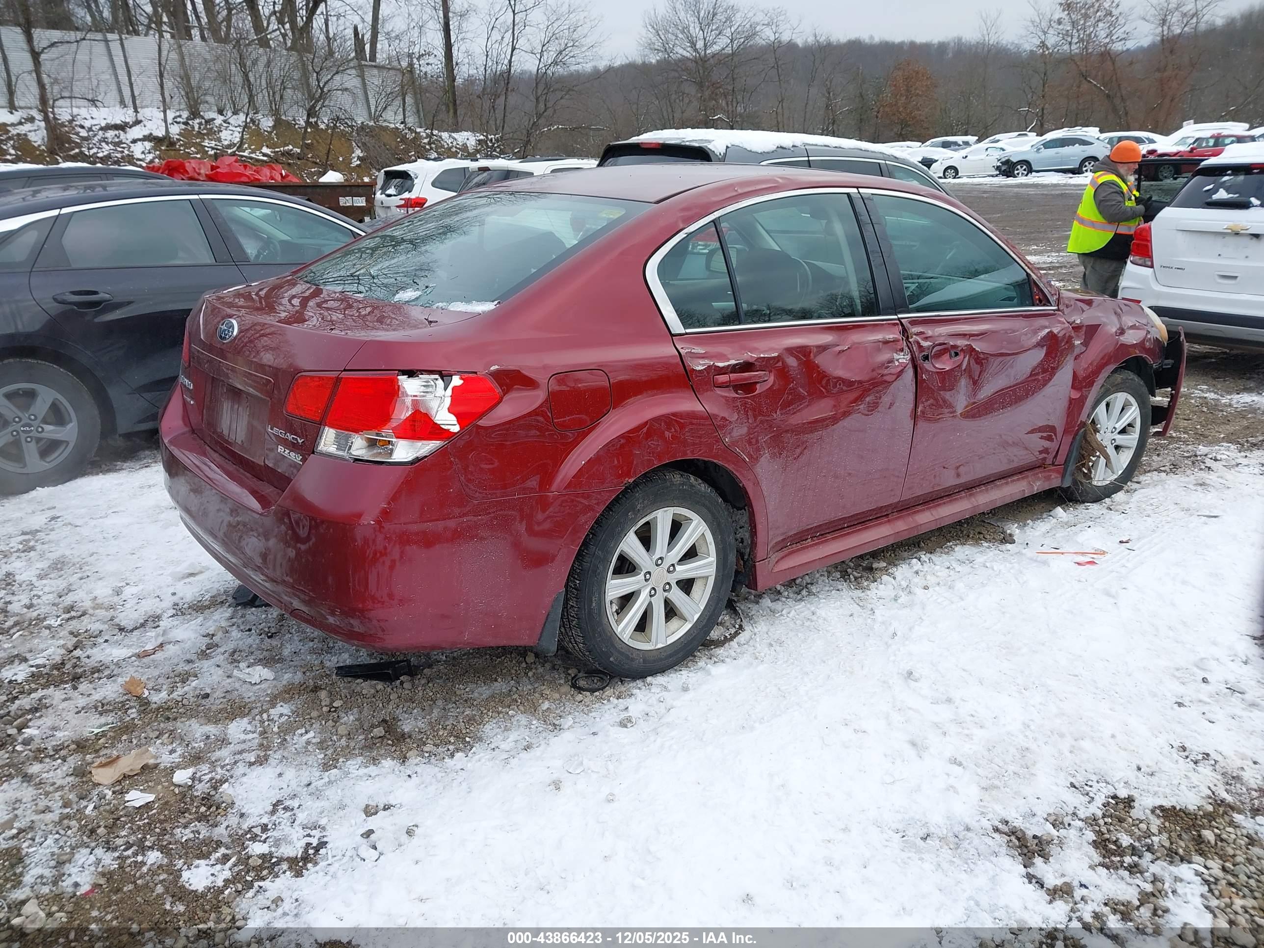 SUBARU LEGACY image 4