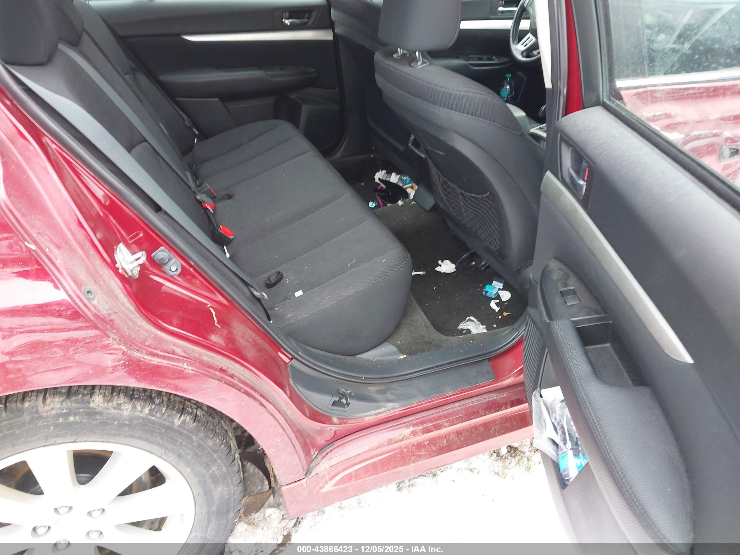 SUBARU LEGACY image 8