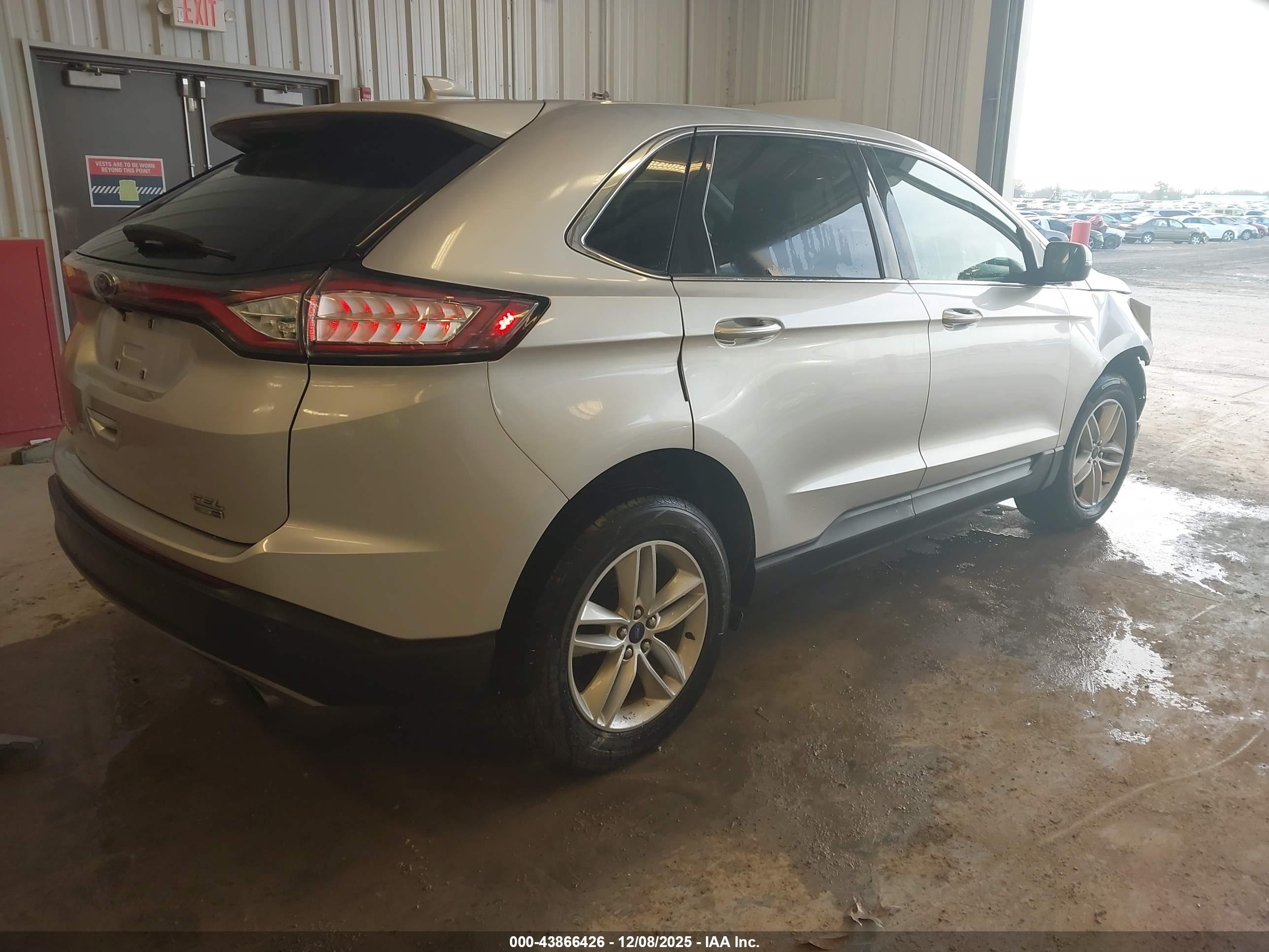 FORD EDGE image 4