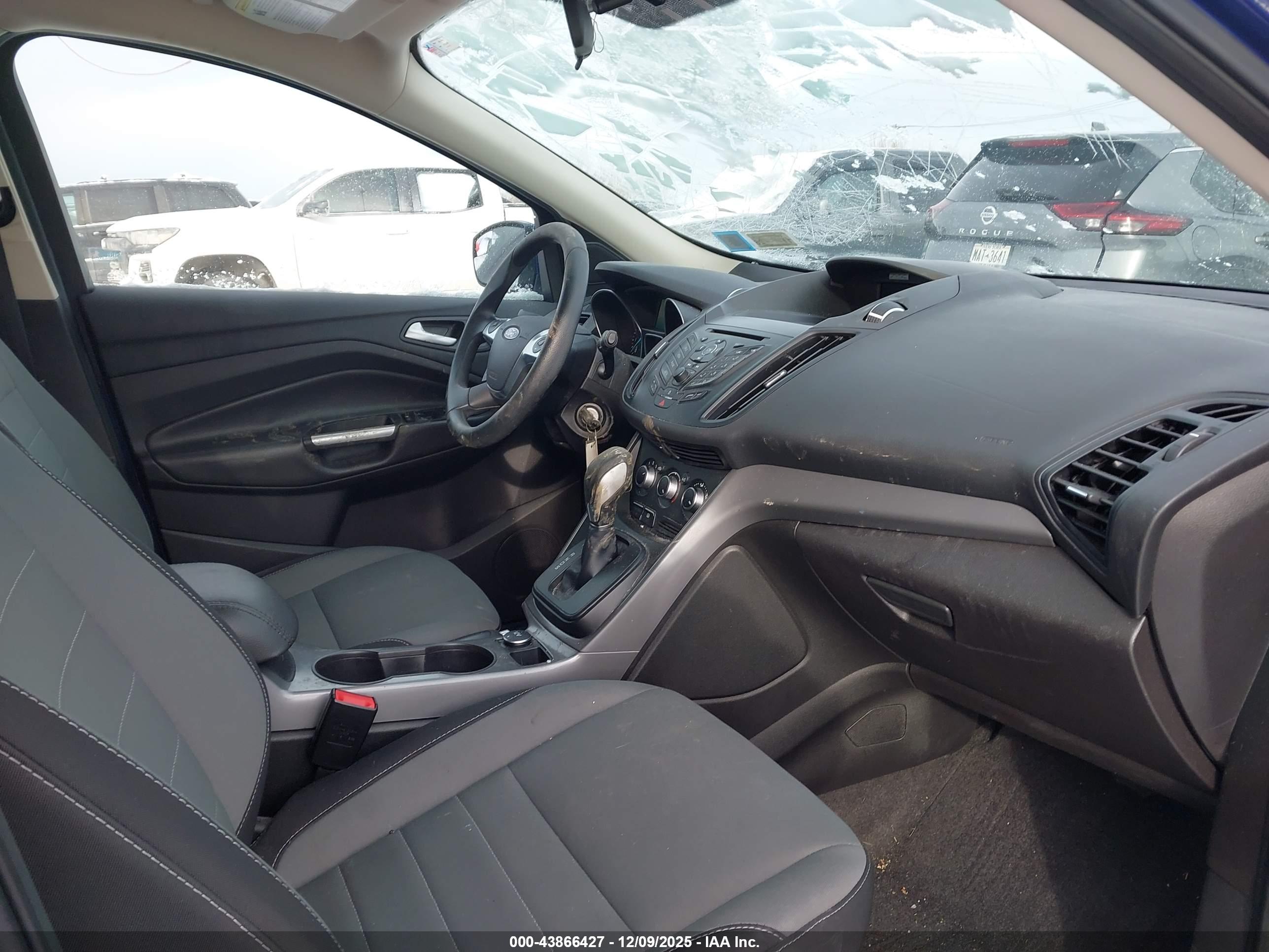 FORD ESCAPE image 5