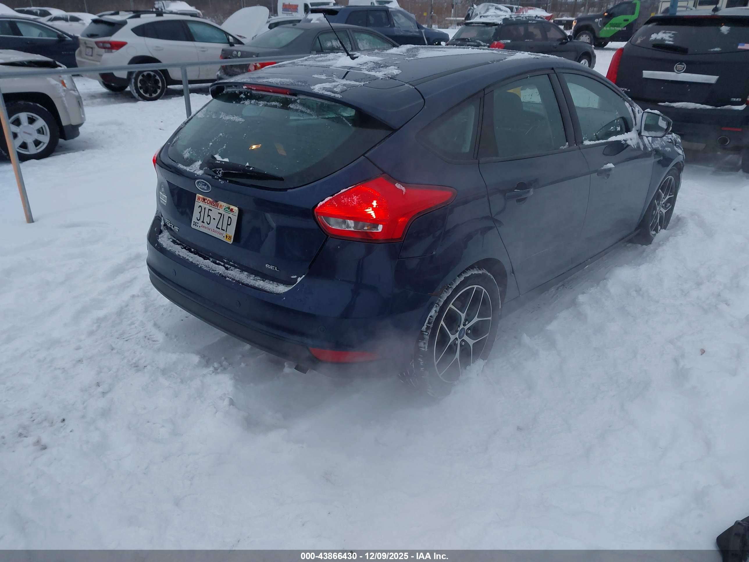 FORD FOCUS image 4