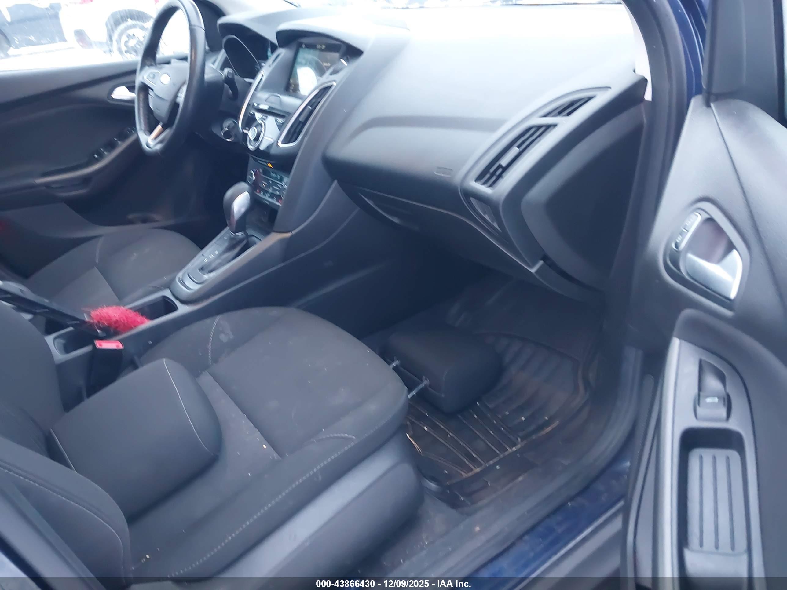 FORD FOCUS image 5