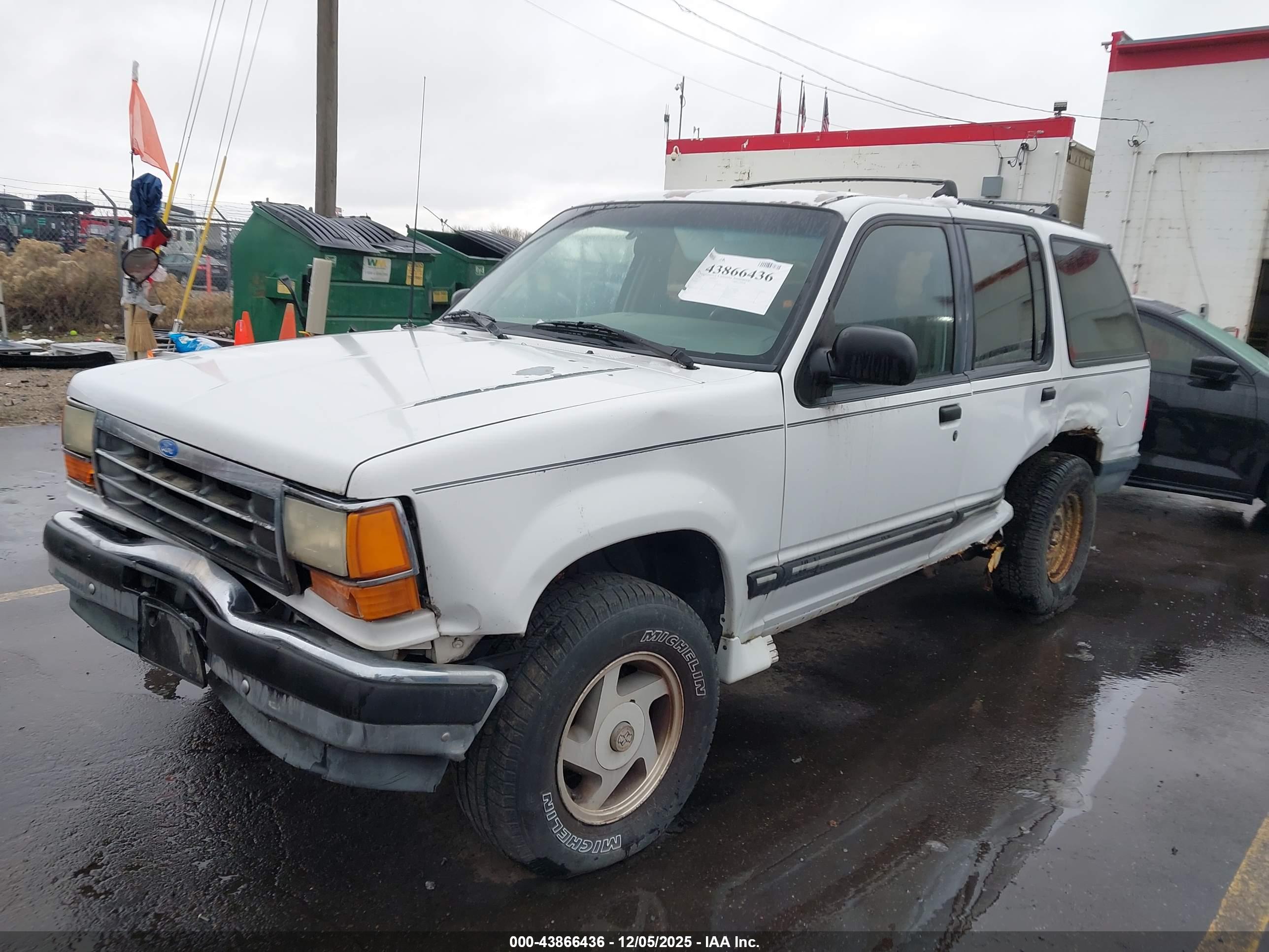 FORD EXPLORER image 2