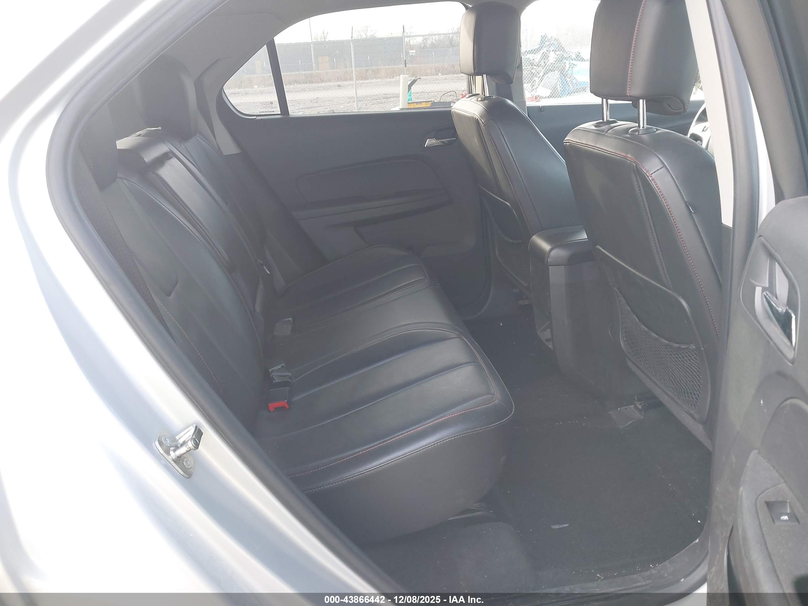 CHEVROLET EQUINOX image 8
