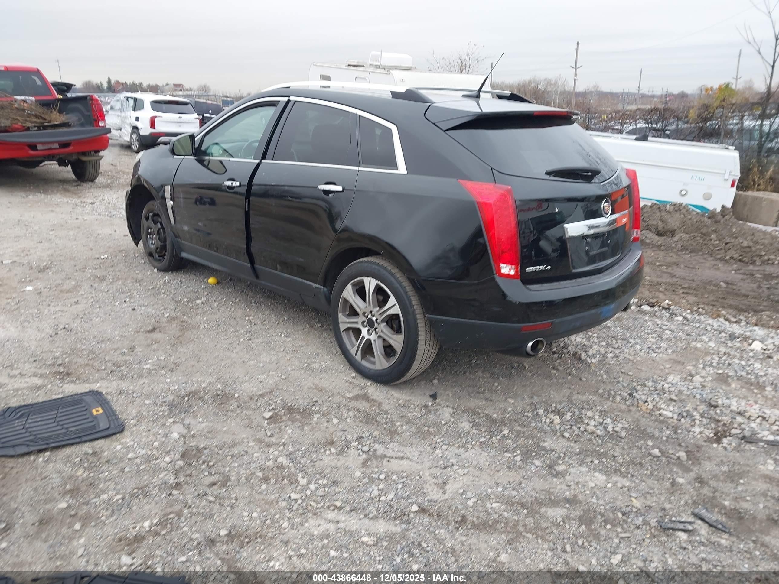 CADILLAC SRX image 3