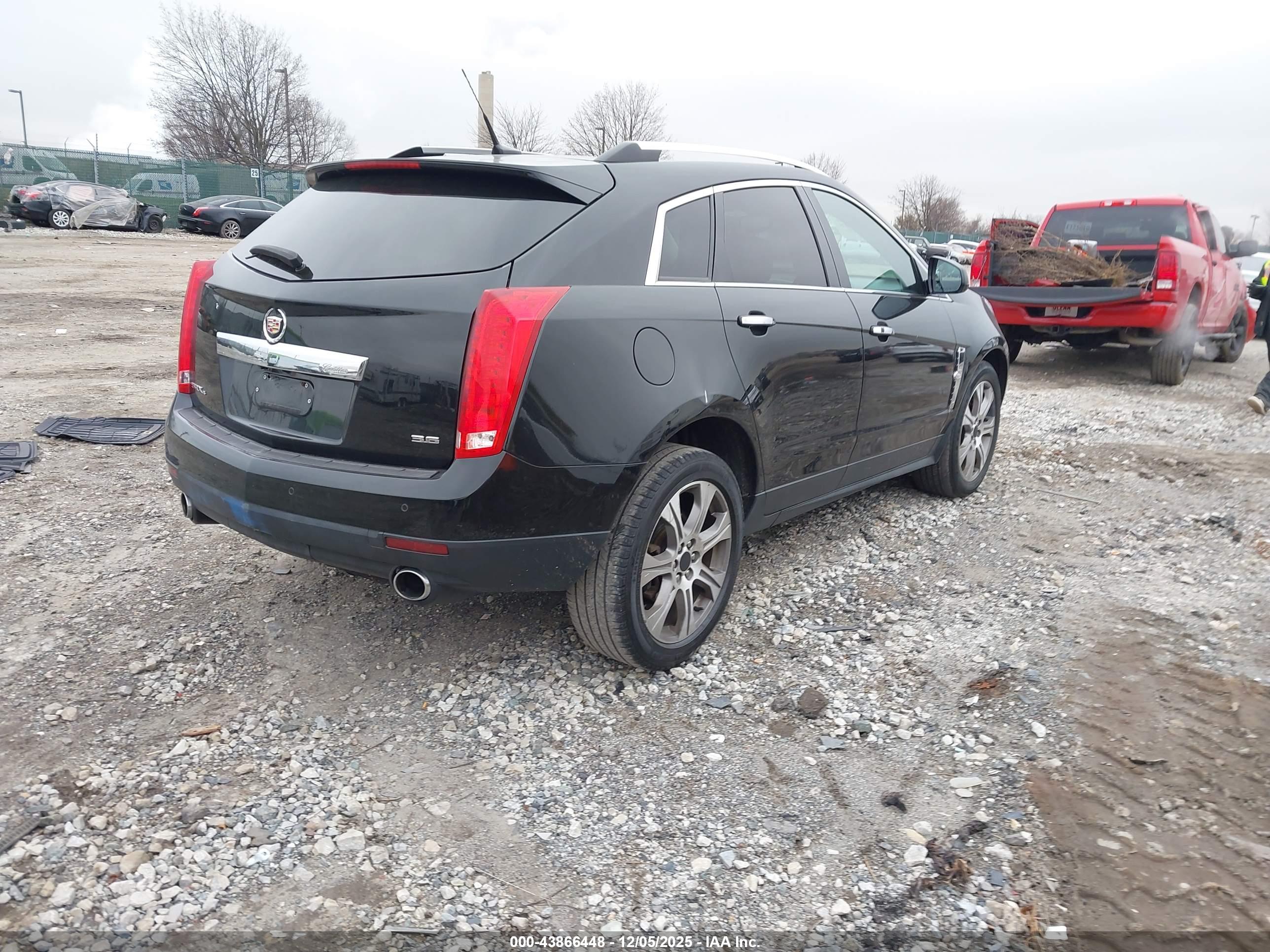 CADILLAC SRX image 4