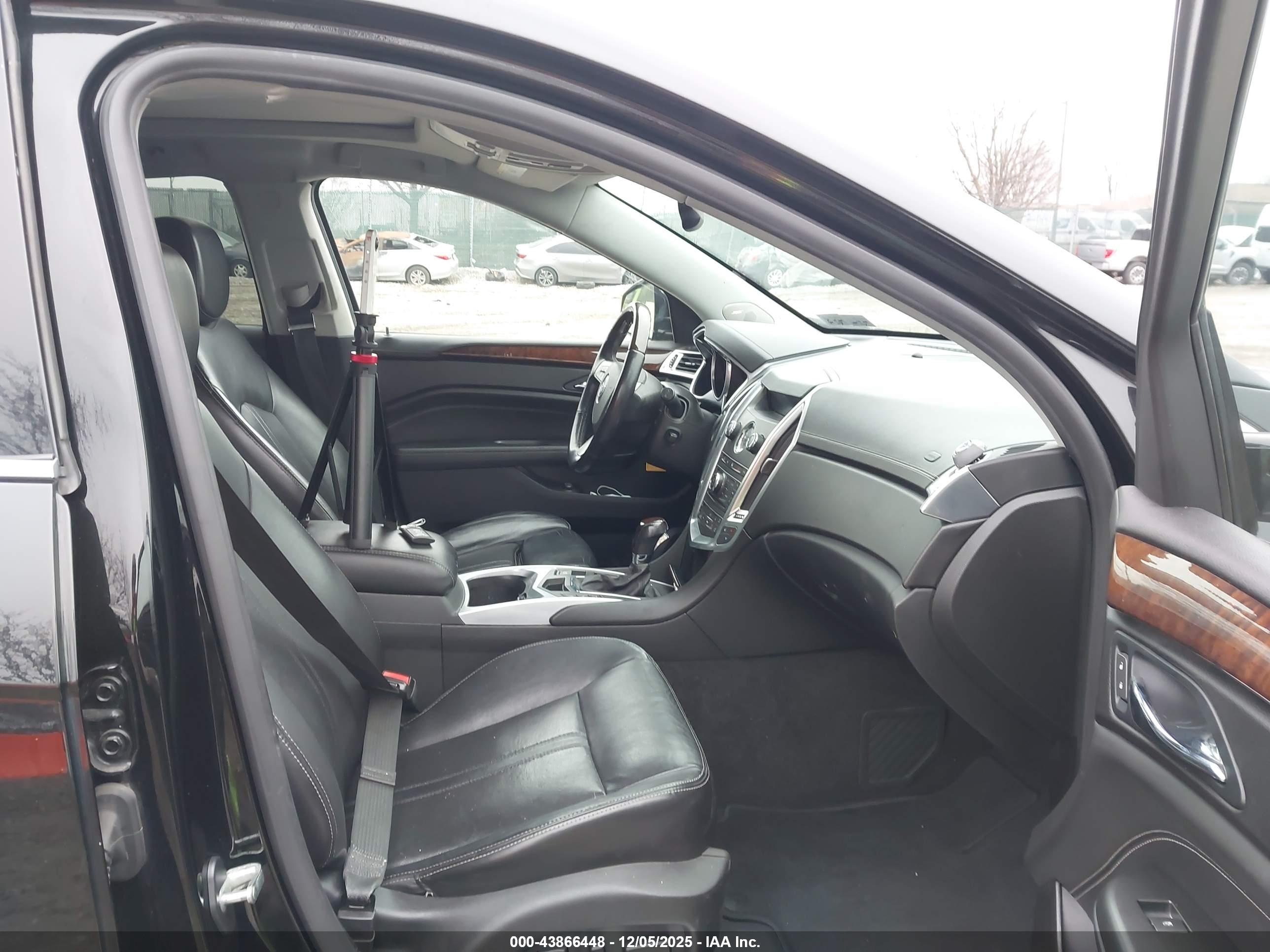 CADILLAC SRX image 5