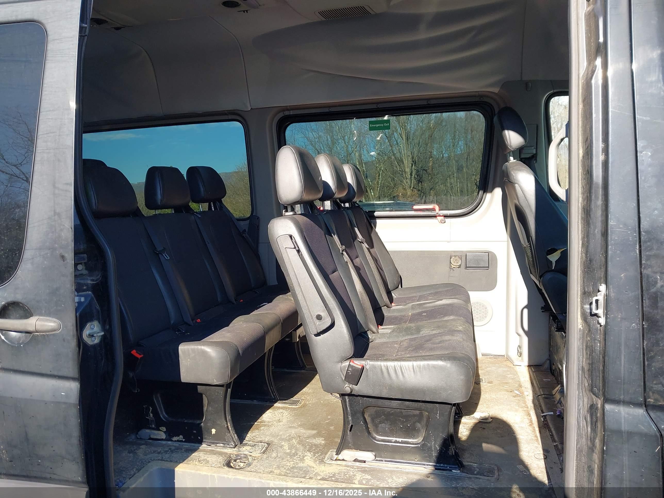 MERCEDES-BENZ SPRINTER image 8