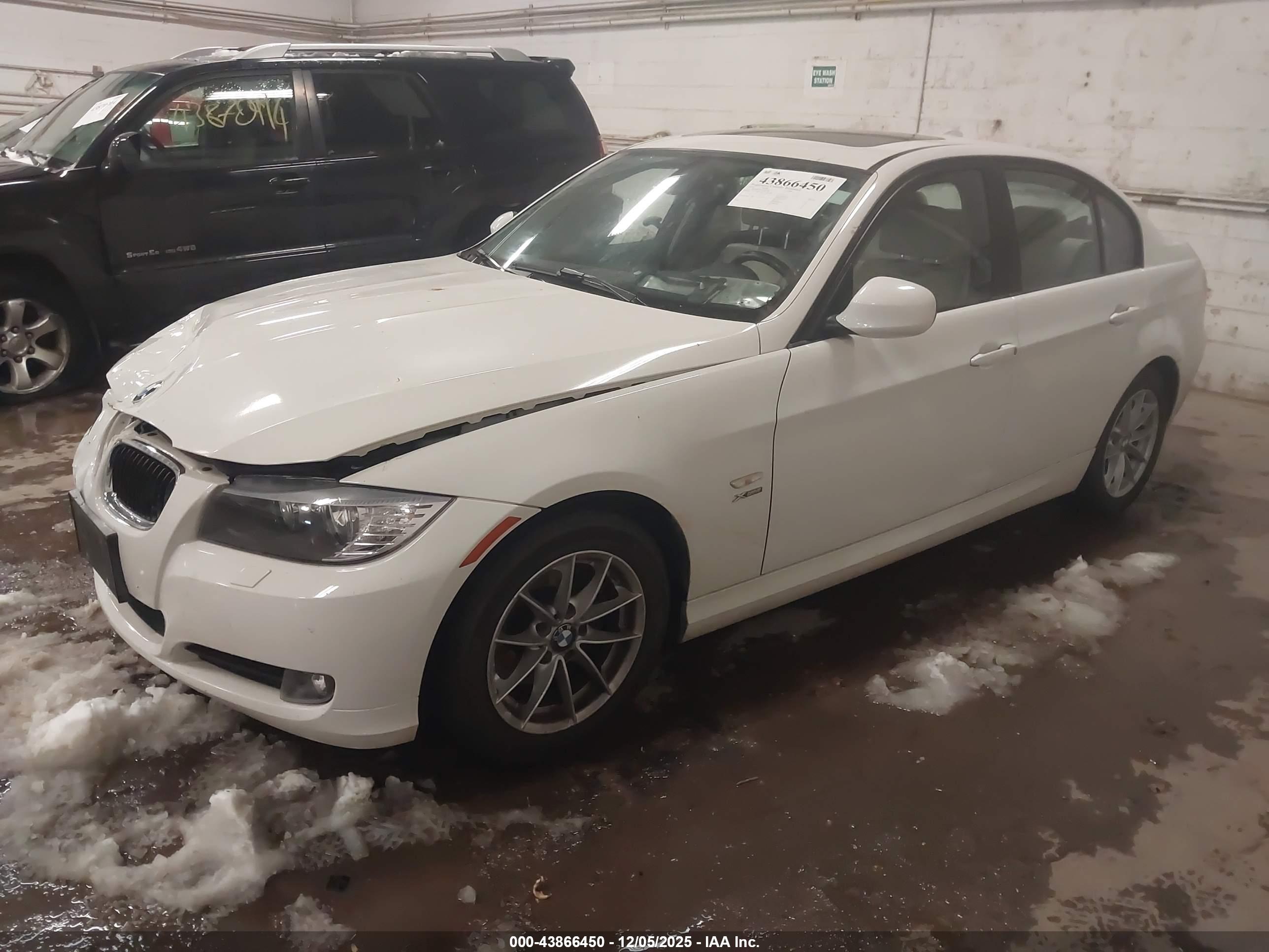 BMW 328I image 2