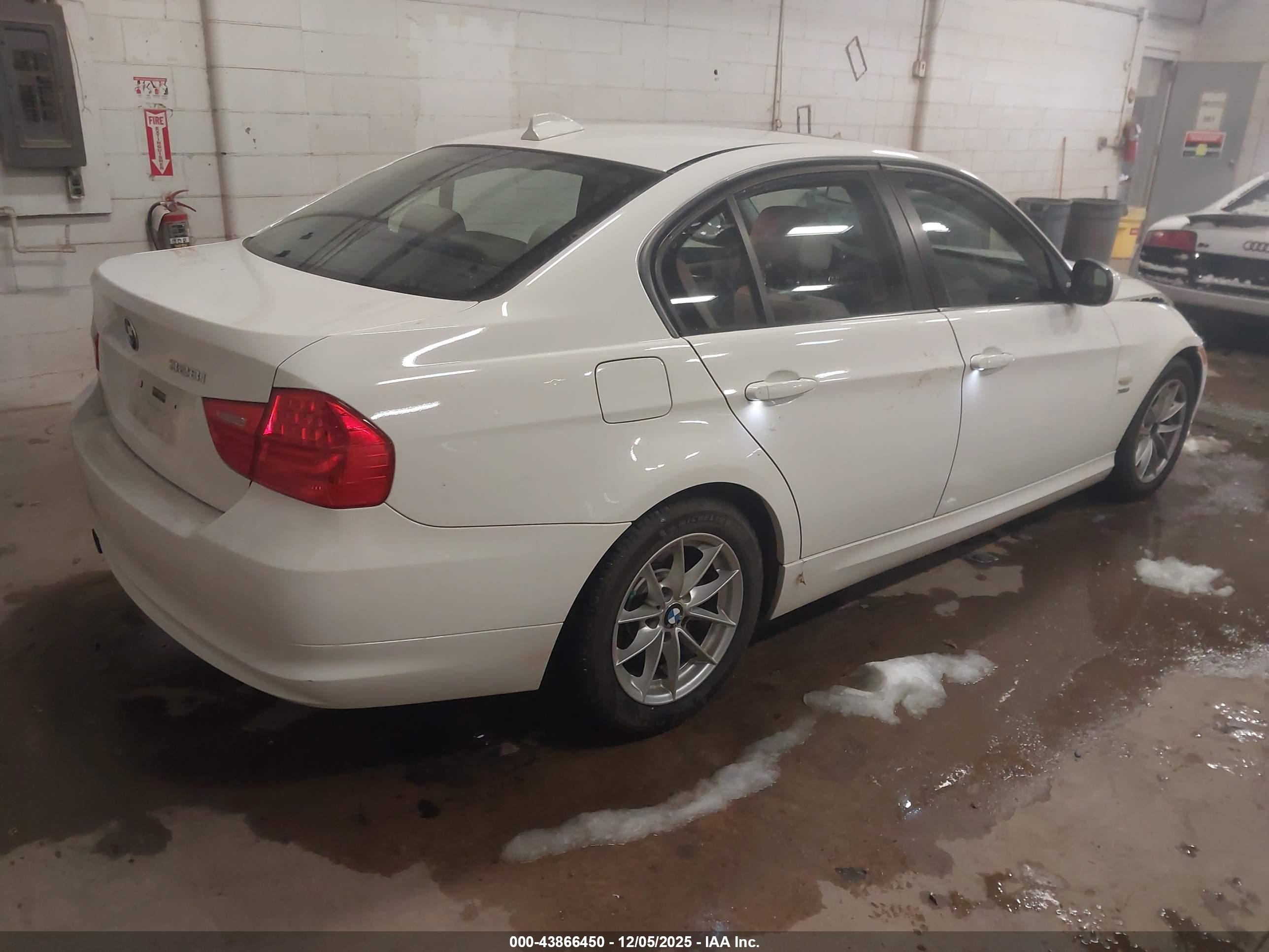 BMW 328I image 4
