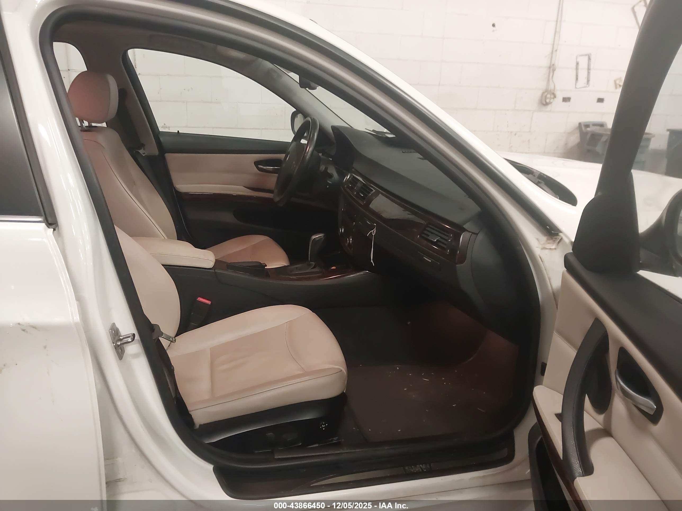 BMW 328I image 5