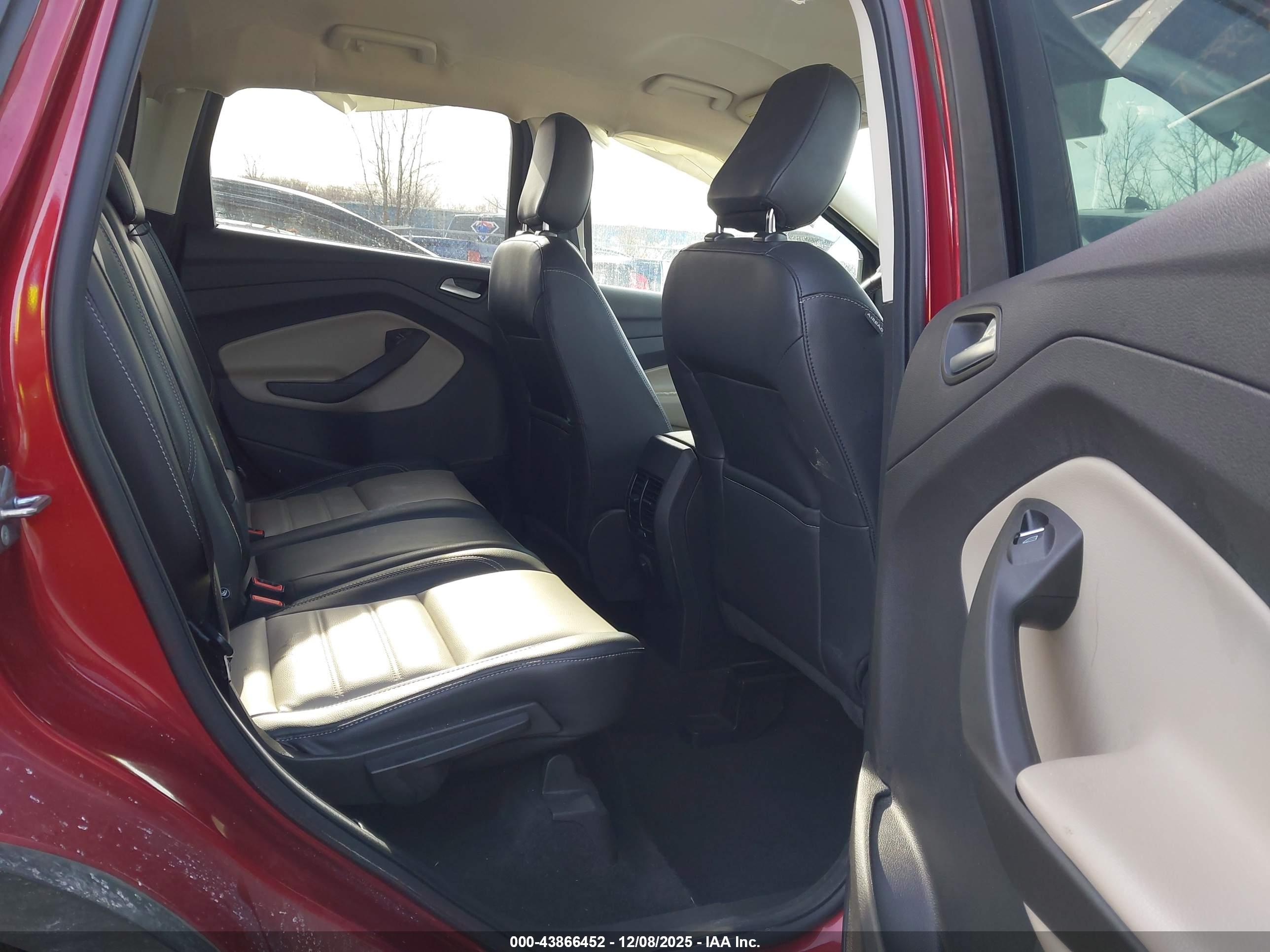 FORD ESCAPE image 8