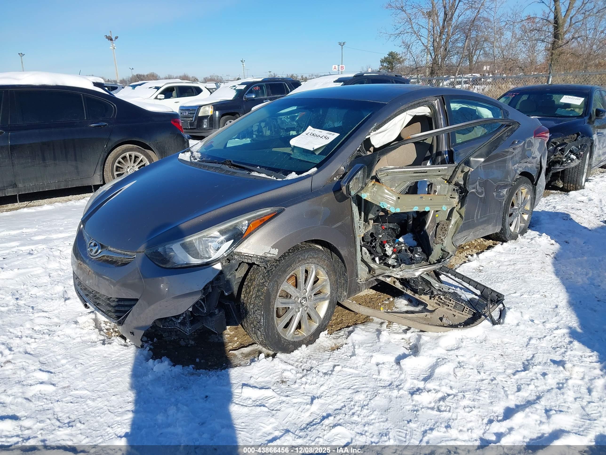 HYUNDAI ELANTRA image 2
