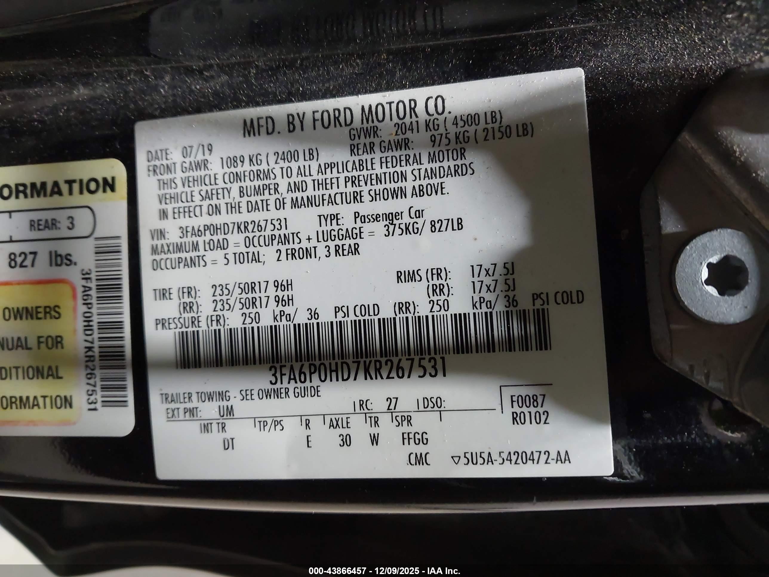 FORD FUSION image 9