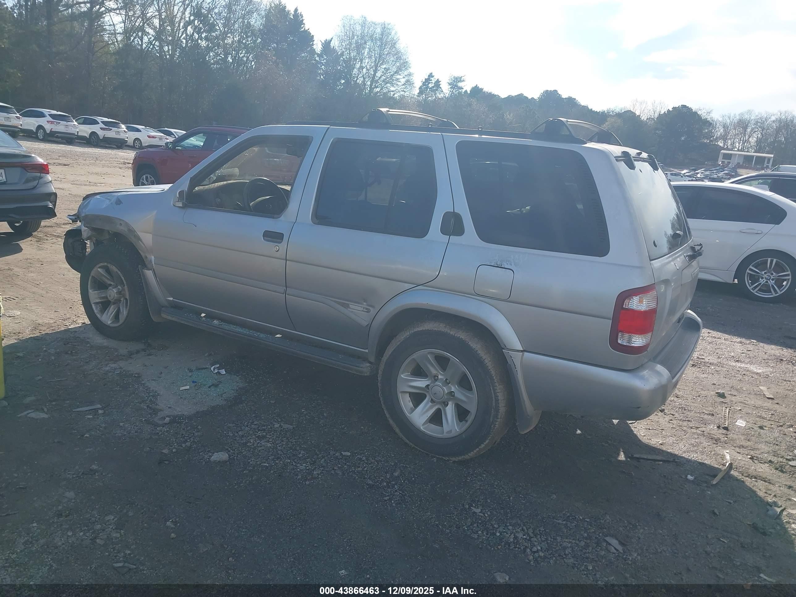 NISSAN PATHFINDER image 3