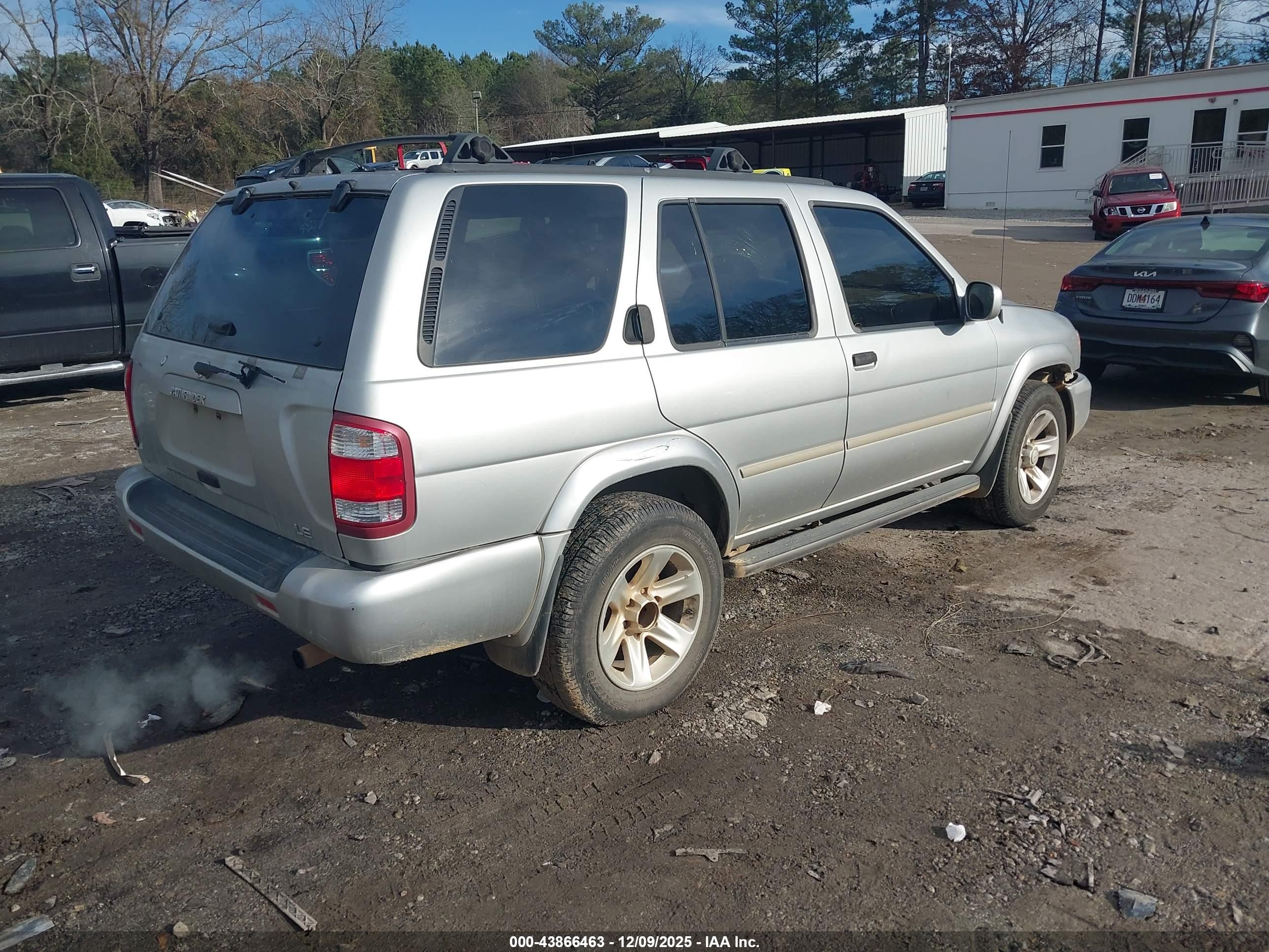 NISSAN PATHFINDER image 4