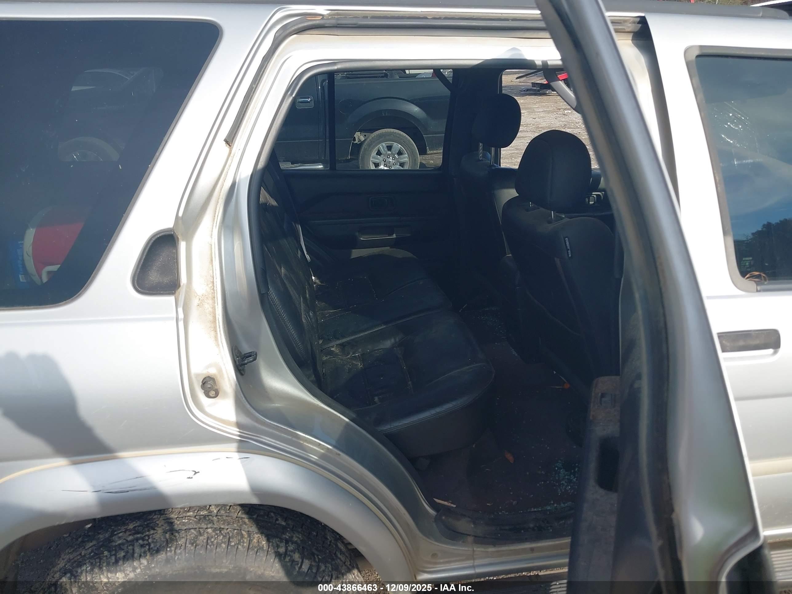 NISSAN PATHFINDER image 8