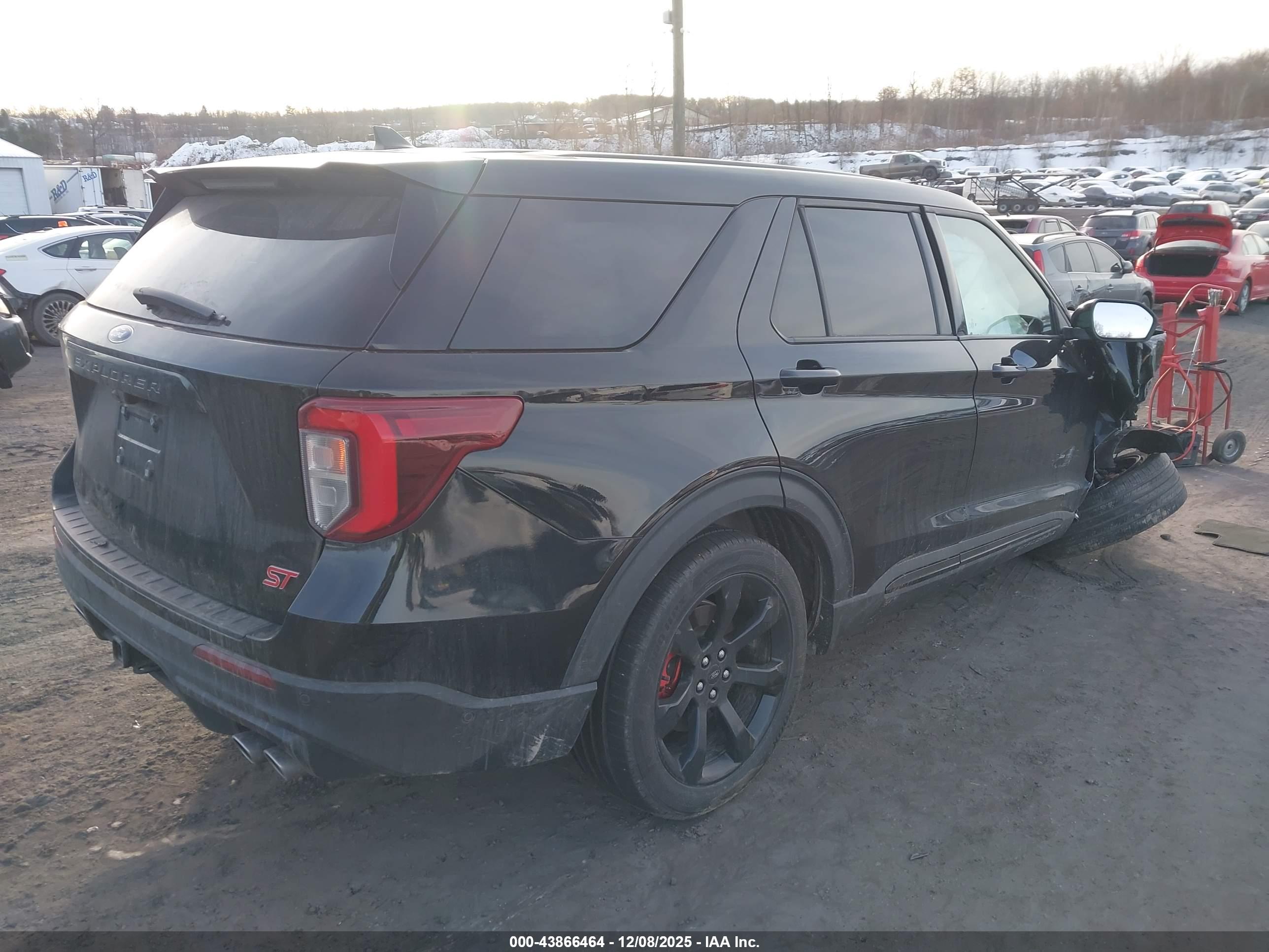 FORD EXPLORER image 4