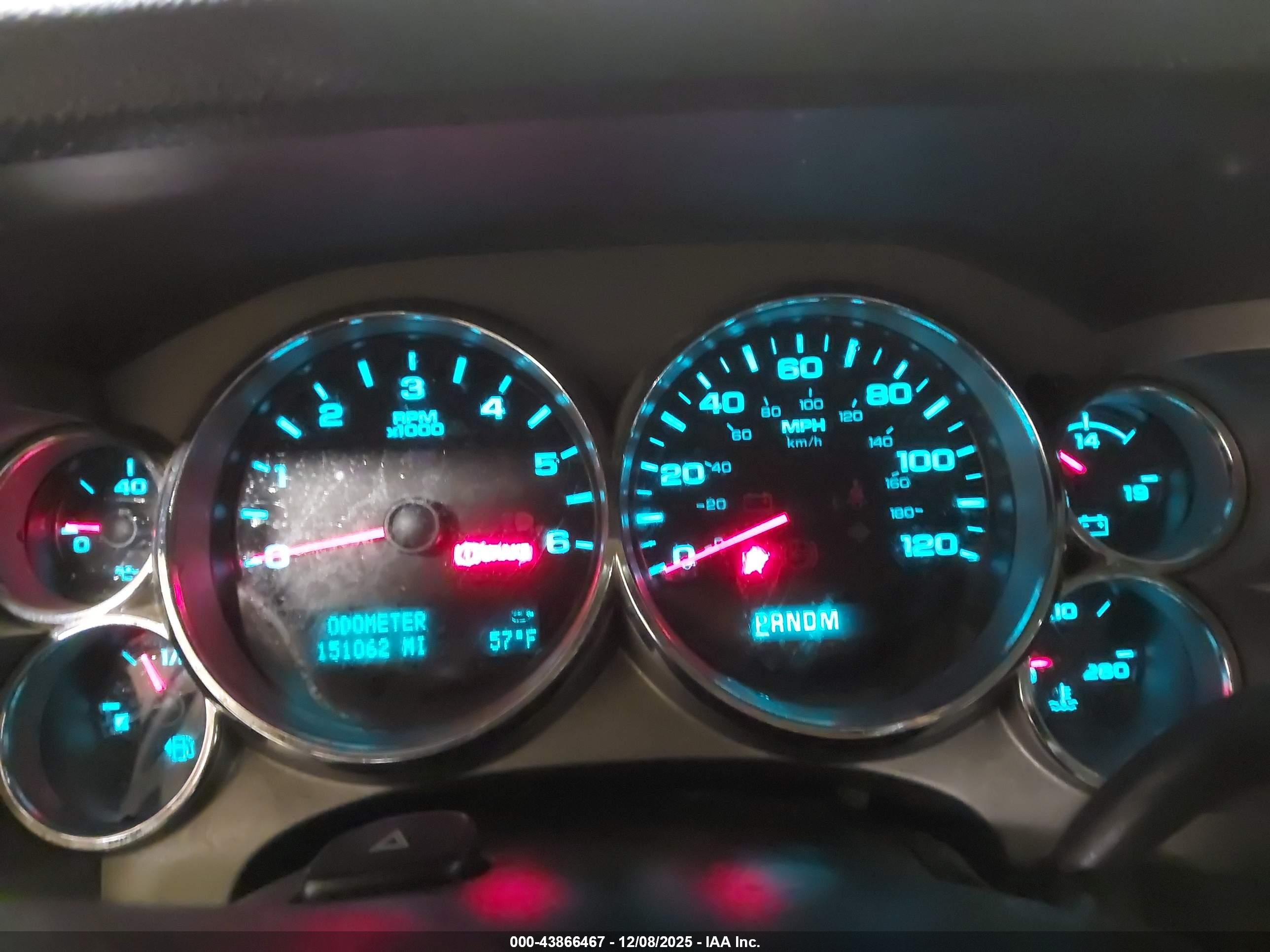CHEVROLET SILVERADO image 7