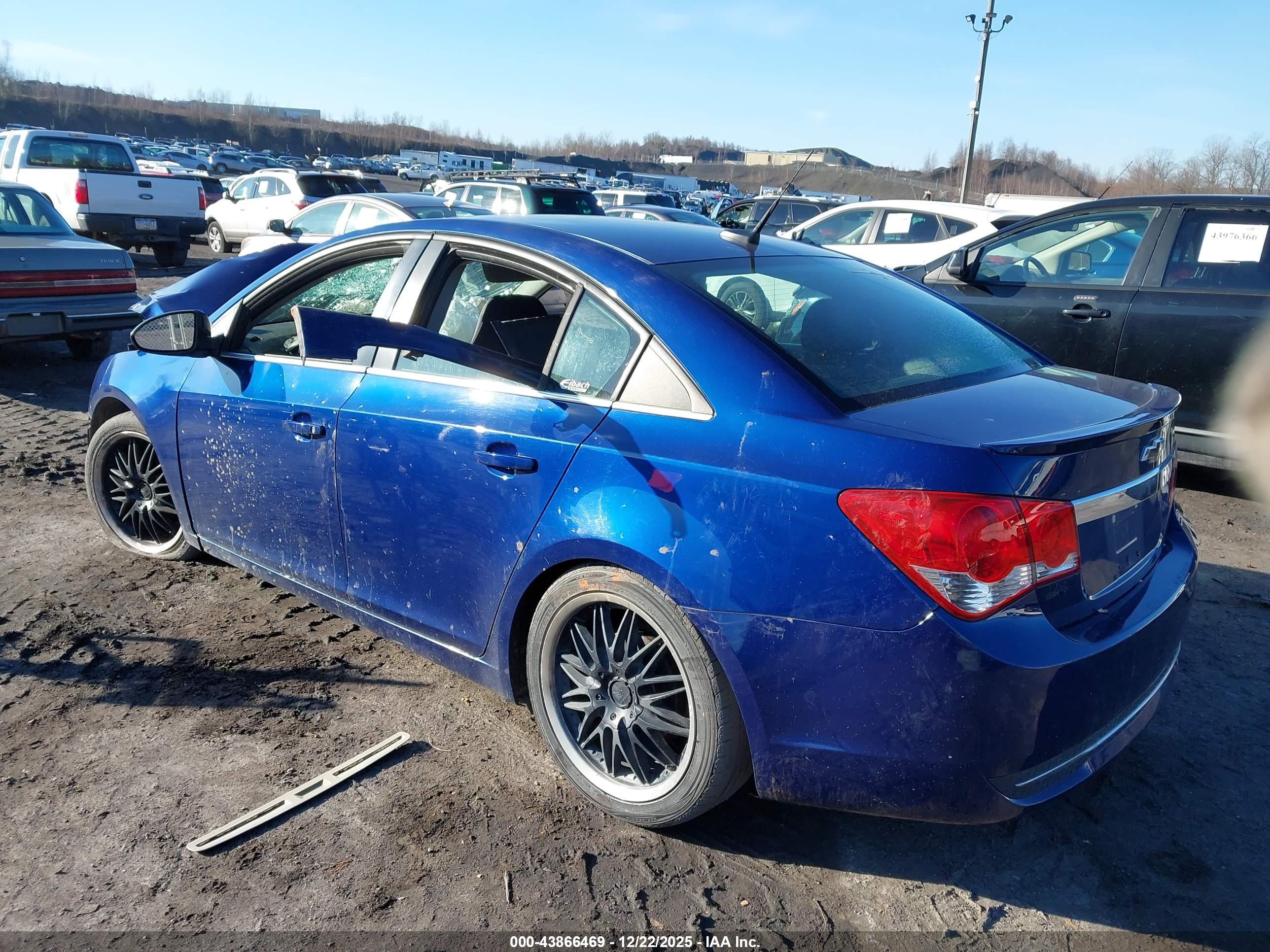 CHEVROLET CRUZE image 3