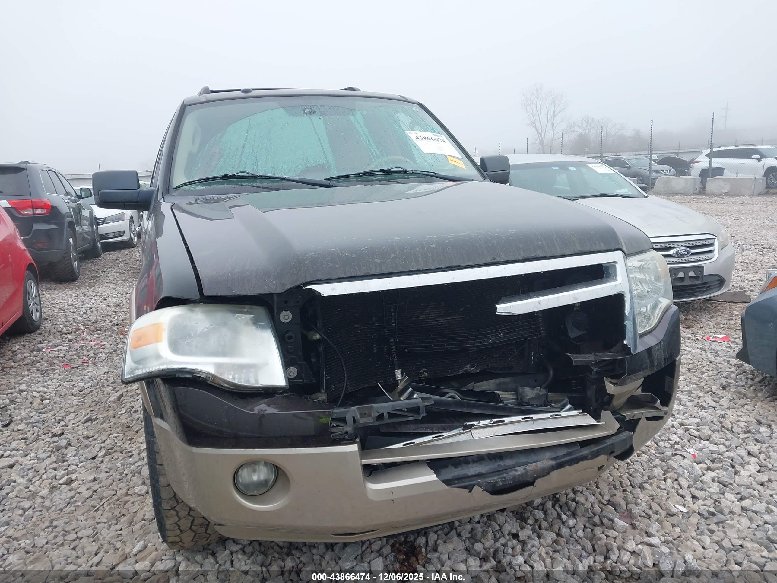 FORD EXPEDITION image 6
