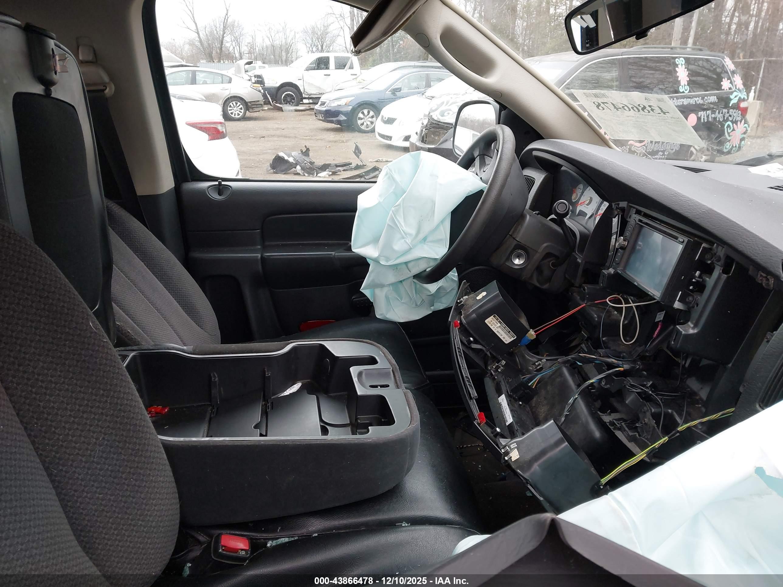 DODGE RAM image 5
