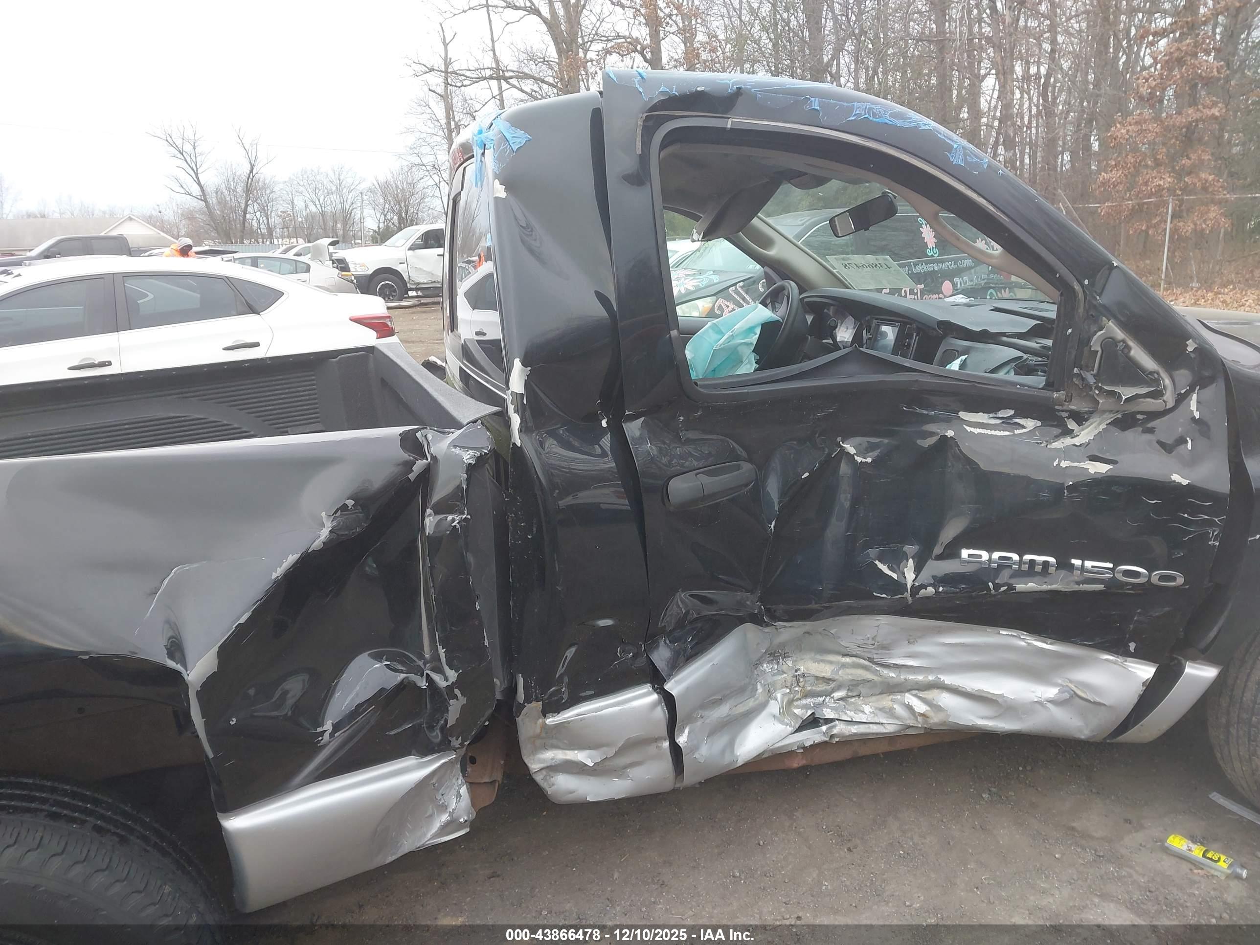 DODGE RAM image 6
