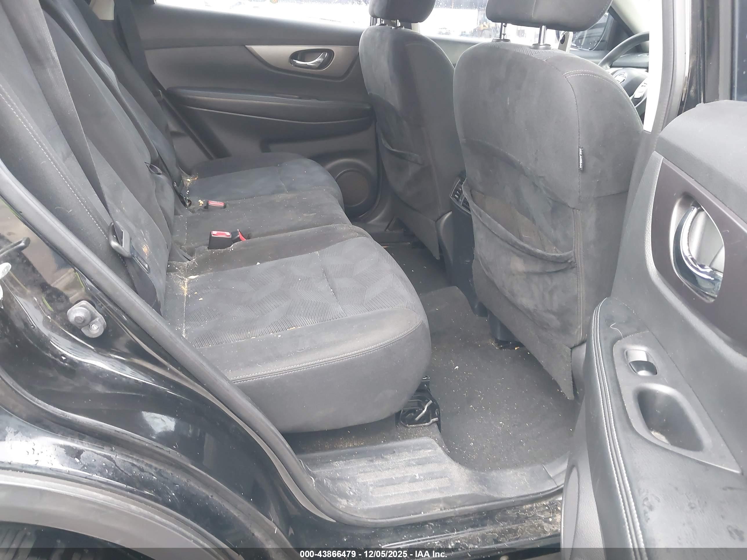 NISSAN ROGUE image 8