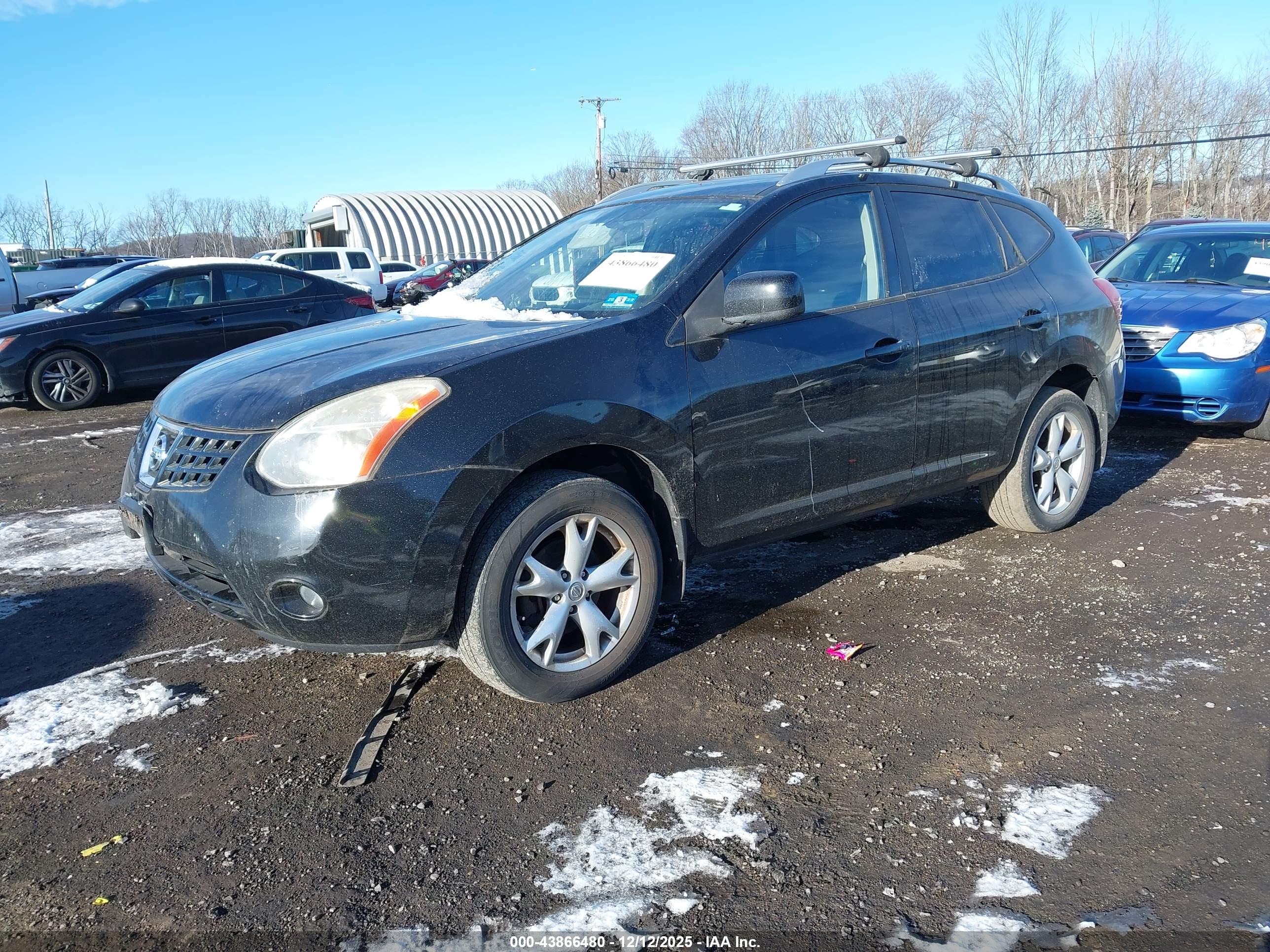 NISSAN ROGUE image 2