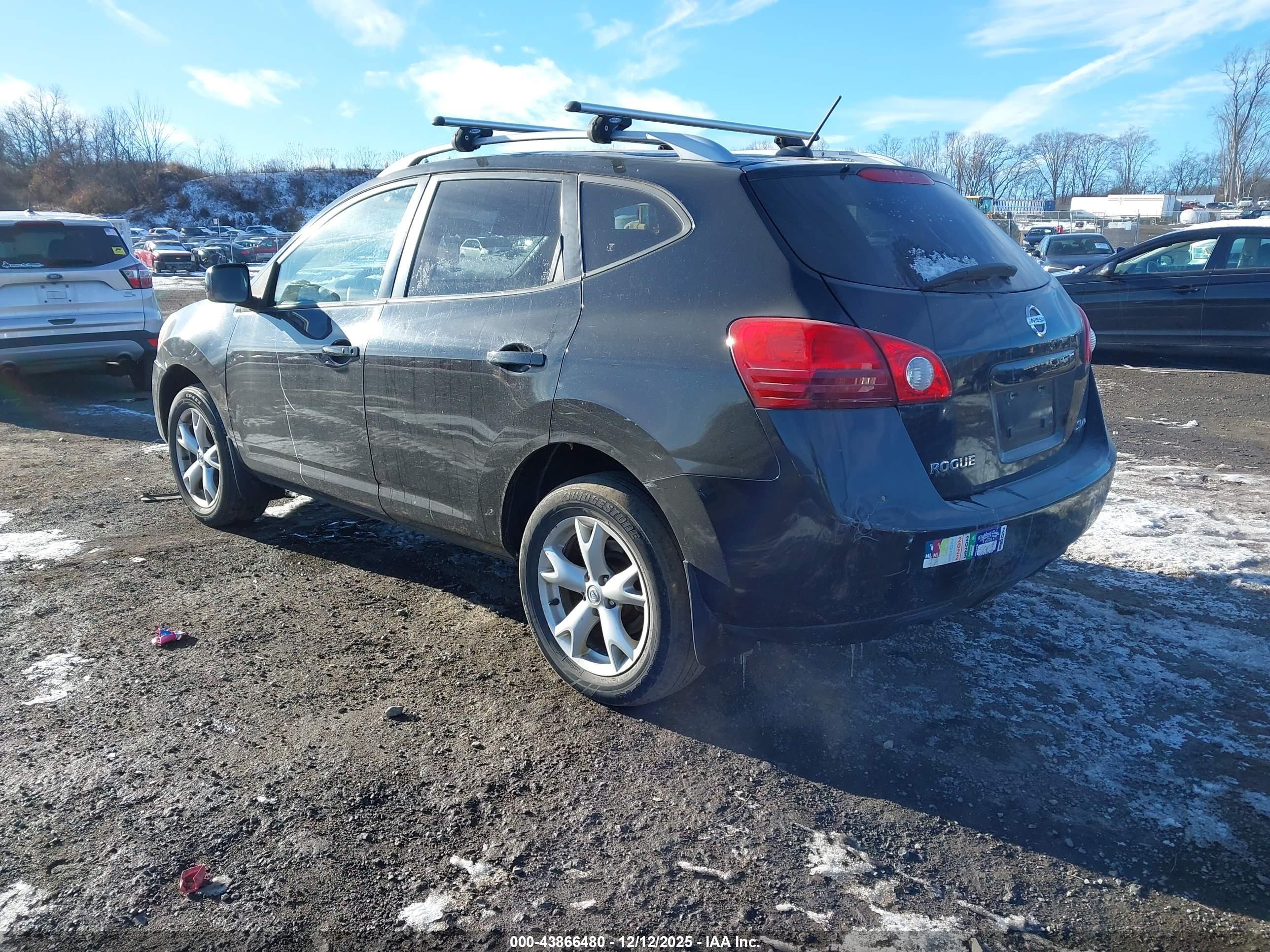 NISSAN ROGUE image 3