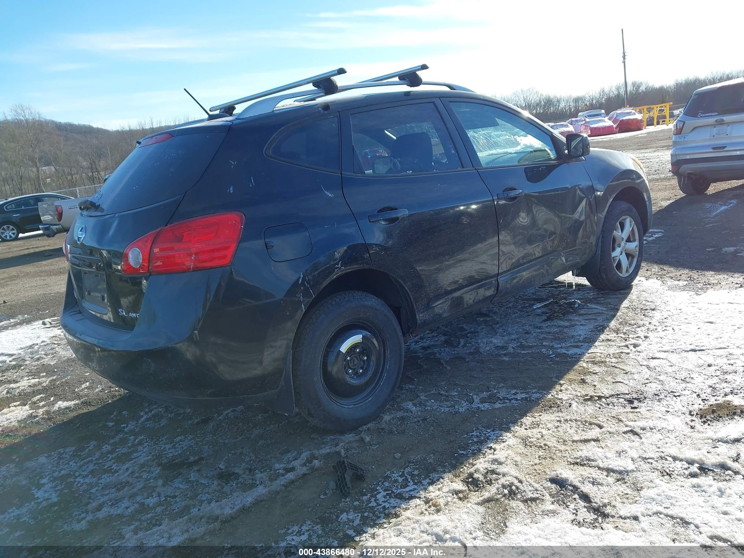 NISSAN ROGUE image 4