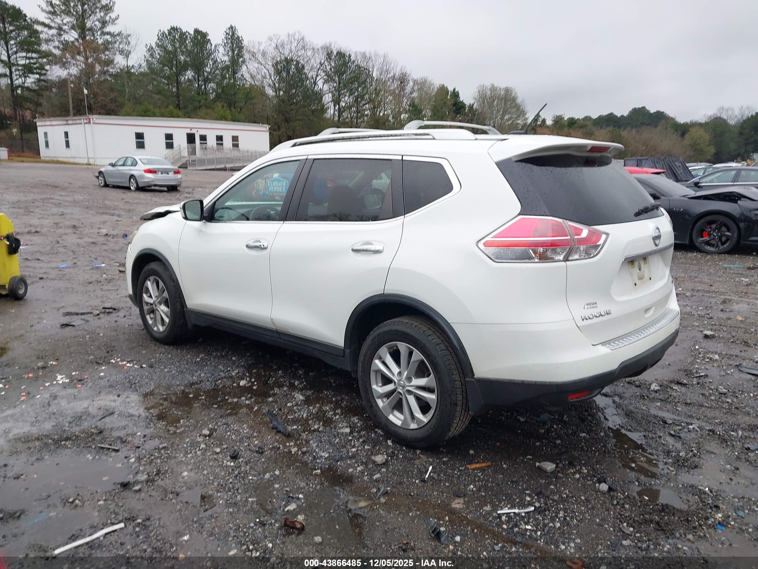 NISSAN ROGUE image 3