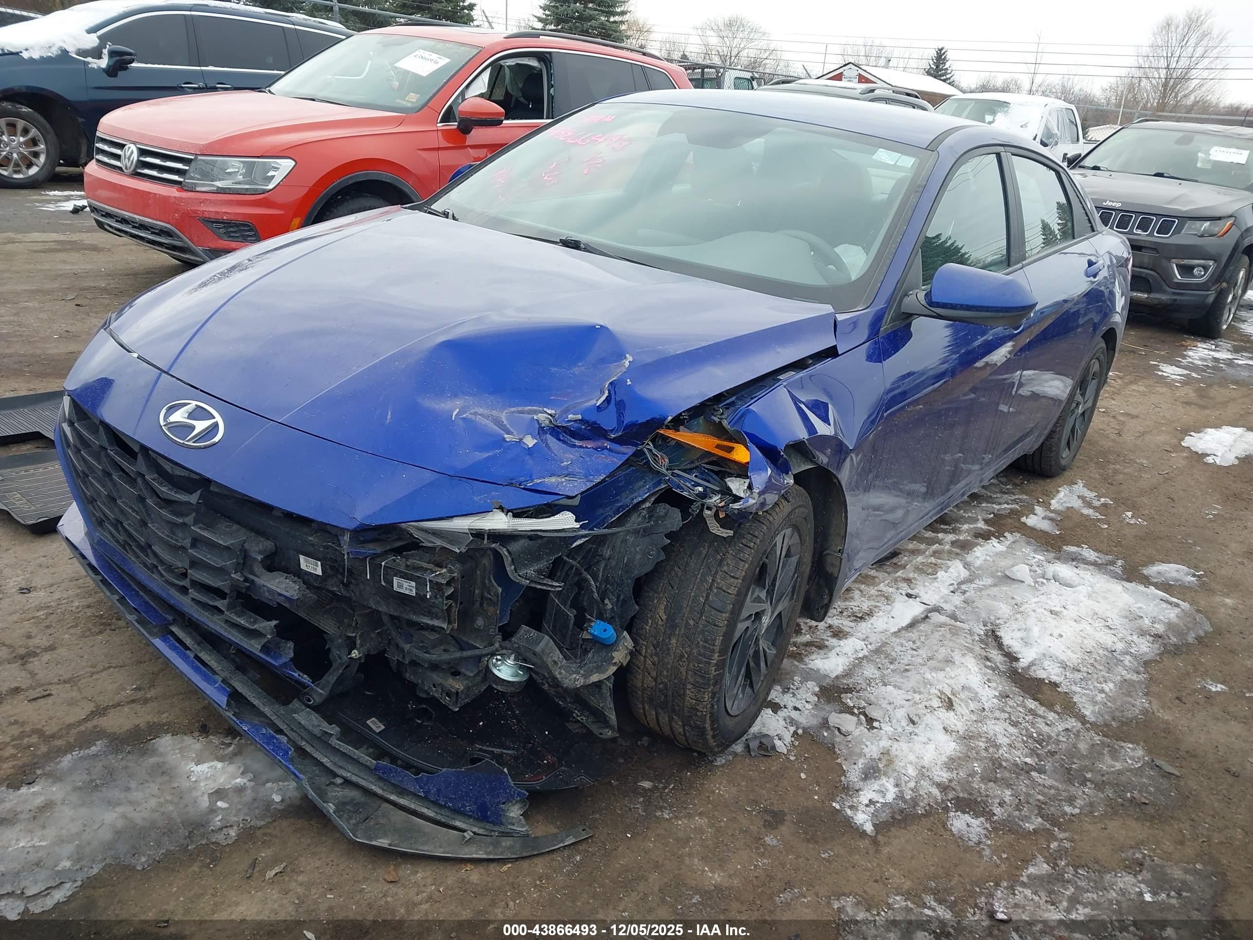 HYUNDAI ELANTRA image 2