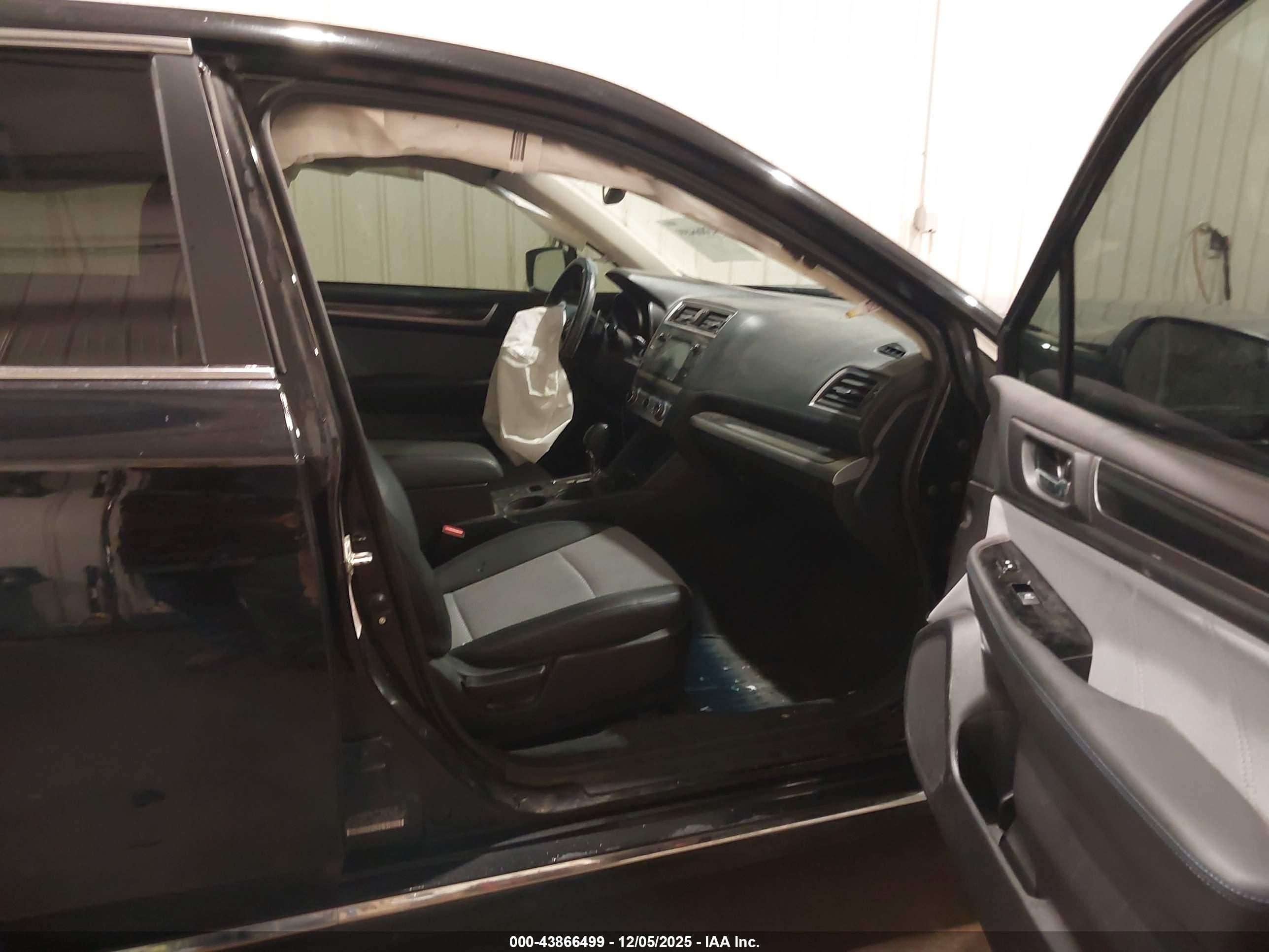 SUBARU LEGACY image 5