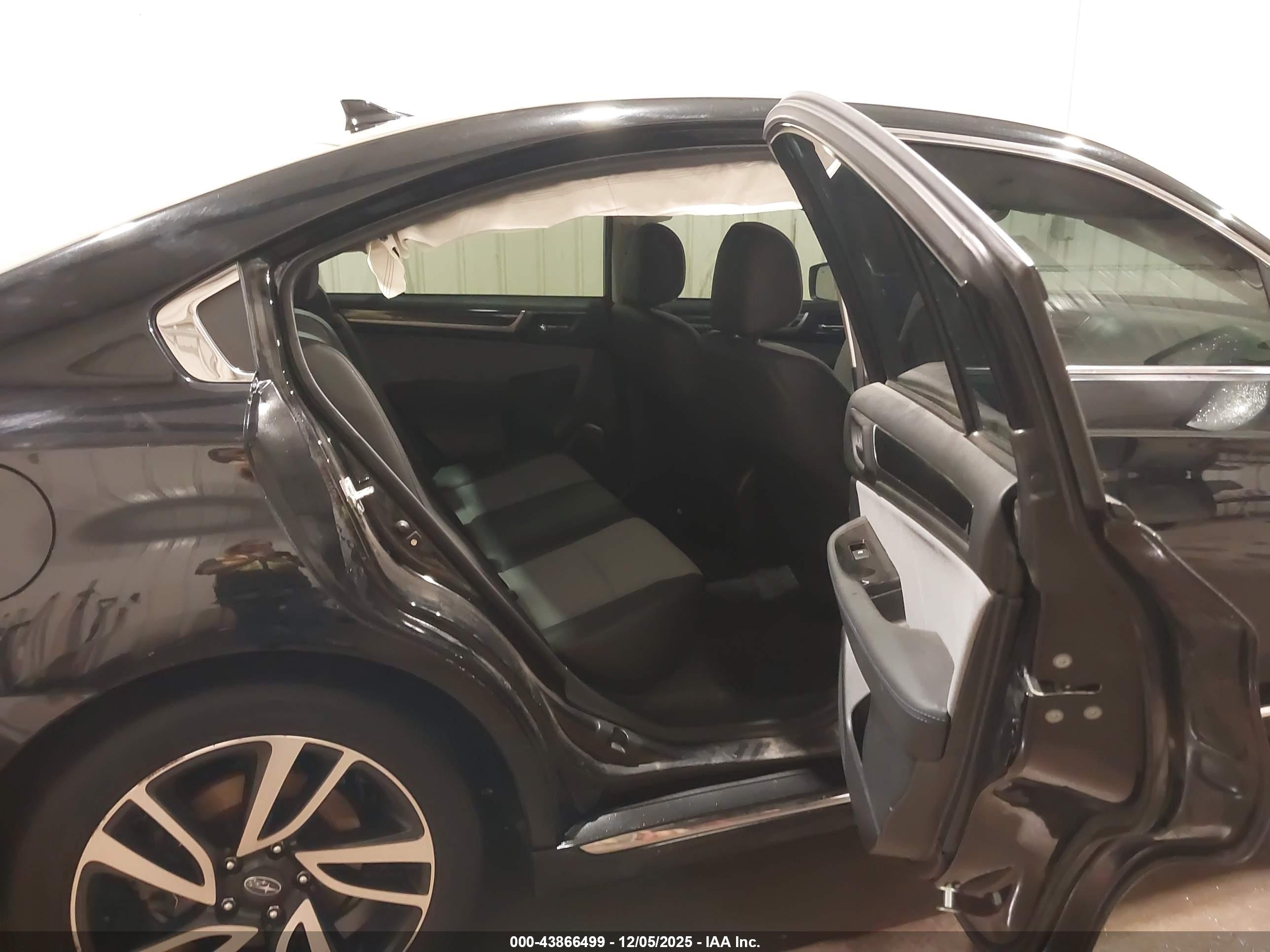 SUBARU LEGACY image 8