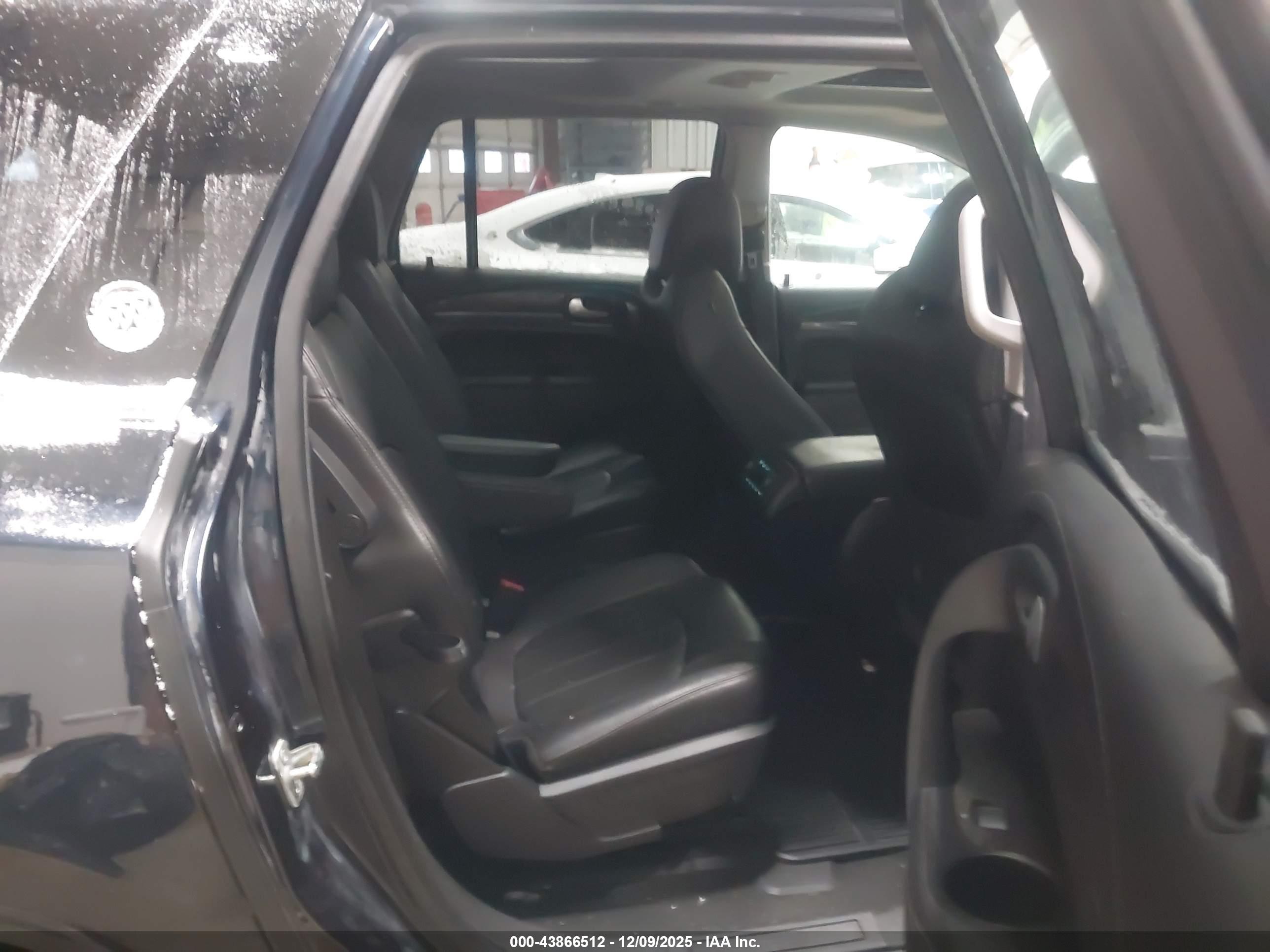 BUICK ENCLAVE image 8